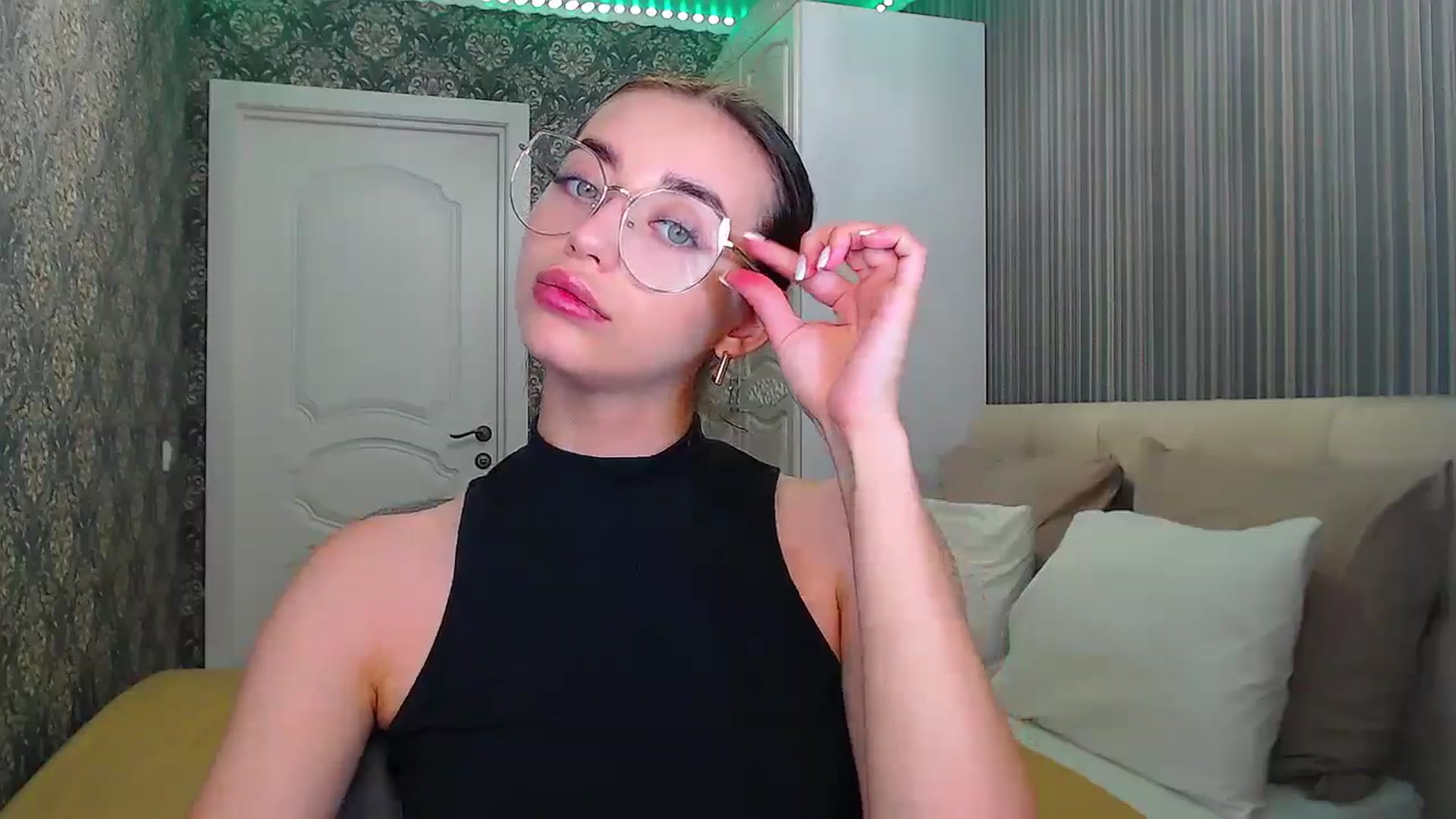 Gallery image thumbnail from EmeraldLilyyy's myfreecams stream on, 08/03/2024, 10:09 image 5 of 20
