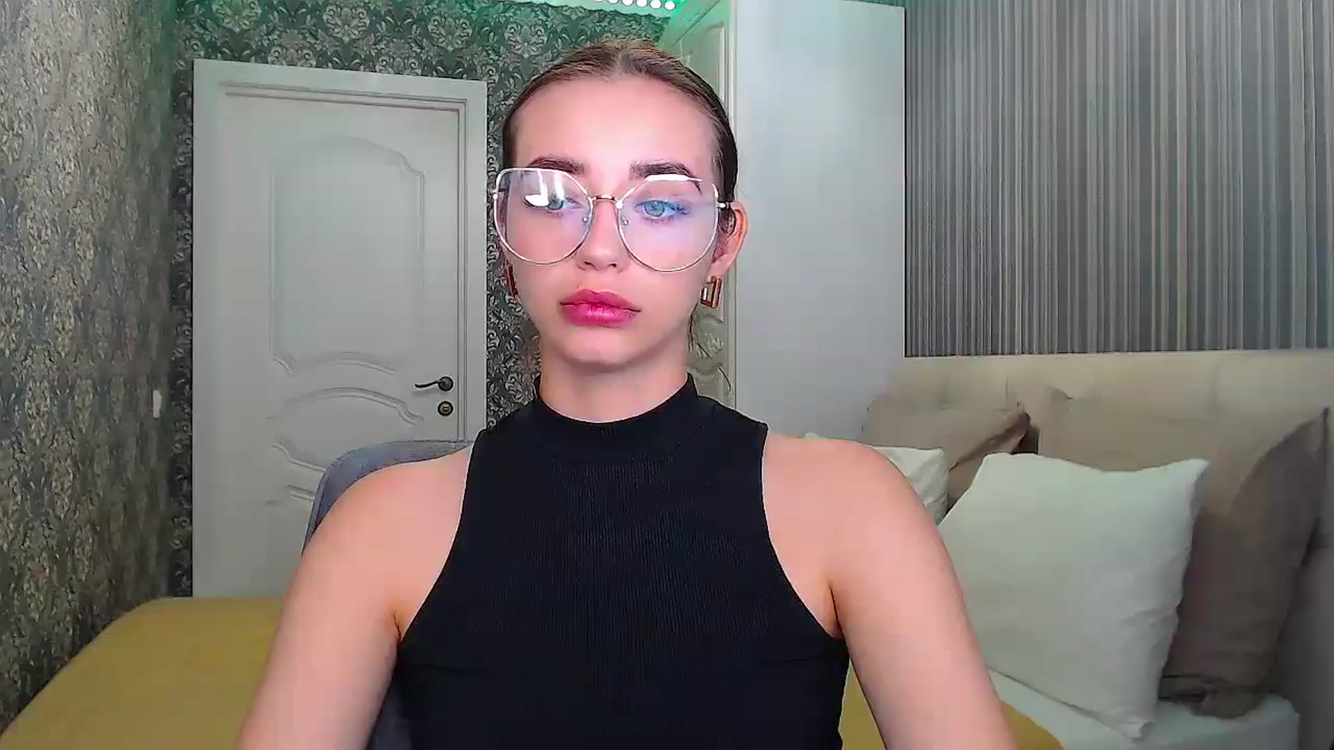 Gallery image thumbnail from EmeraldLilyyy's myfreecams stream on, 08/03/2024, 10:09 image 20 of 20
