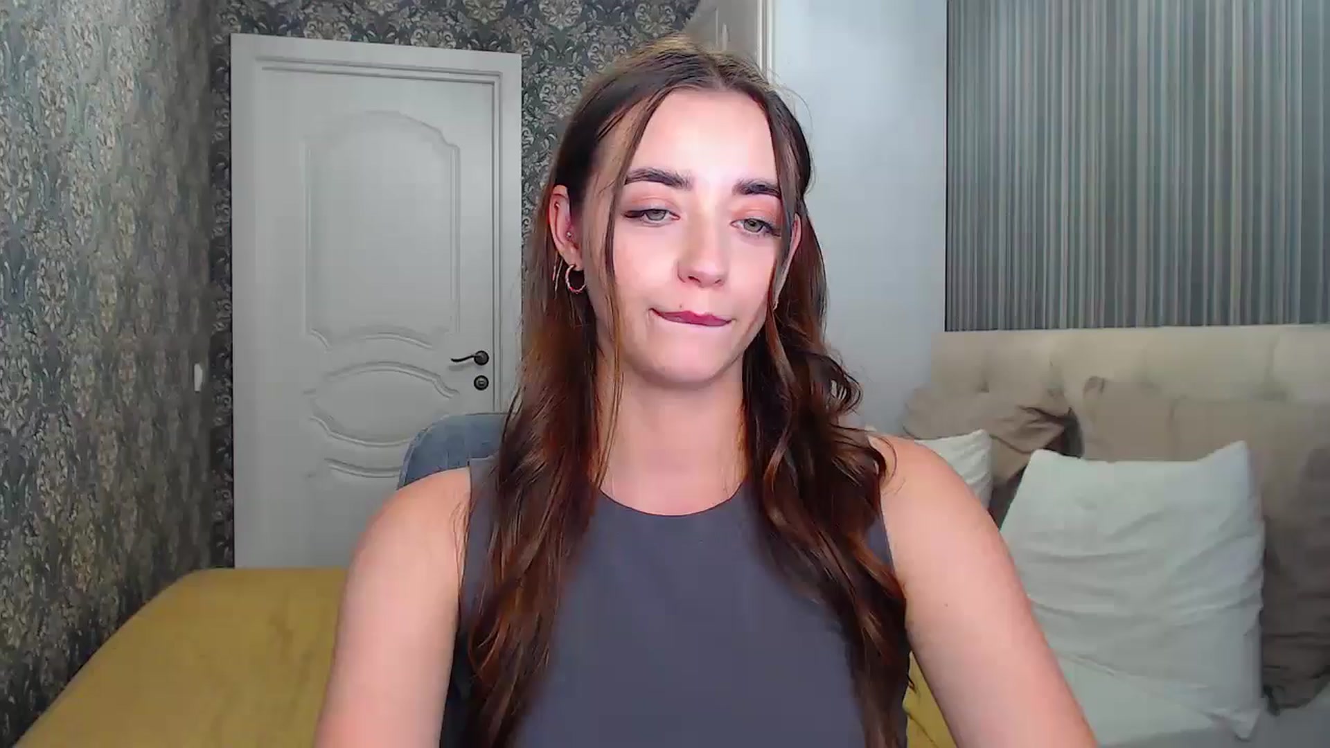 Gallery image thumbnail from EmeraldLilyyy's myfreecams stream on, 08/06/2024, 10:44 image 2 of 20