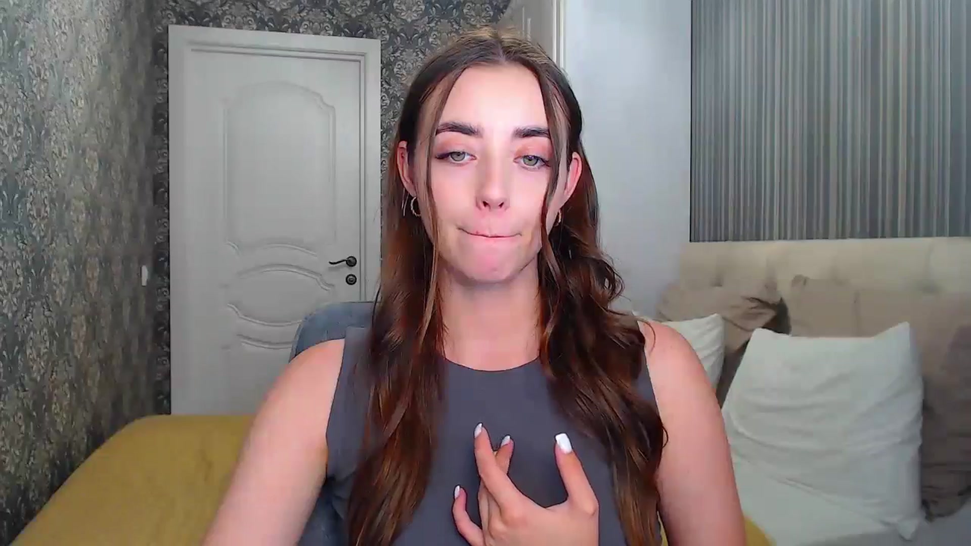 Gallery image thumbnail from EmeraldLilyyy's myfreecams stream on, 08/06/2024, 10:44 image 10 of 20
