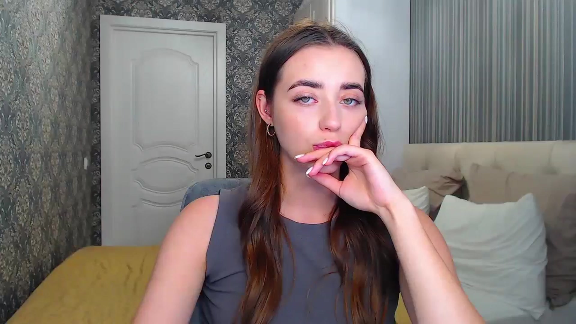 Gallery image thumbnail from EmeraldLilyyy's myfreecams stream on, 08/06/2024, 11:24 image 13 of 20