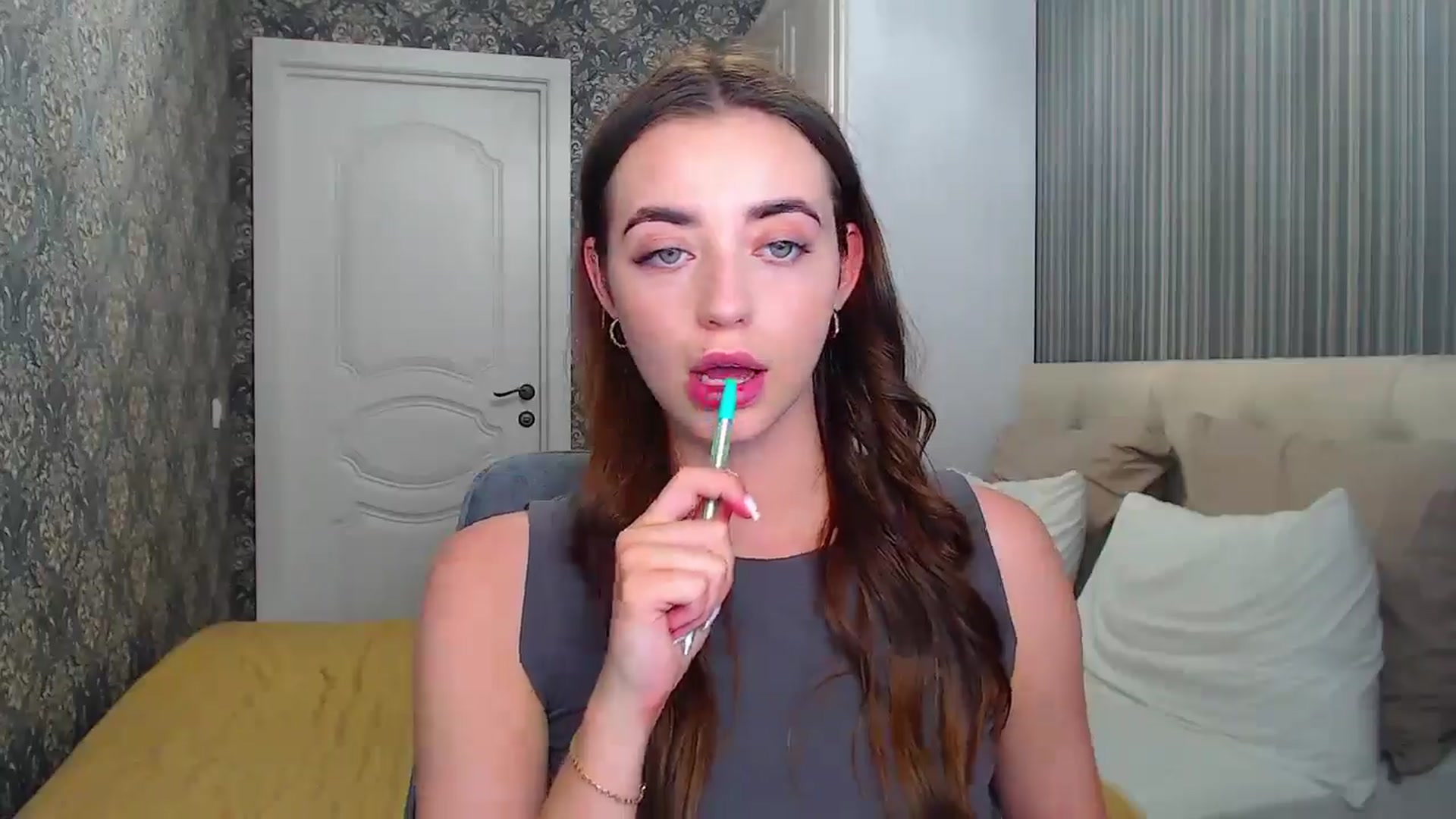 Gallery image thumbnail from EmeraldLilyyy's myfreecams stream on, 08/06/2024, 11:24 image 9 of 20