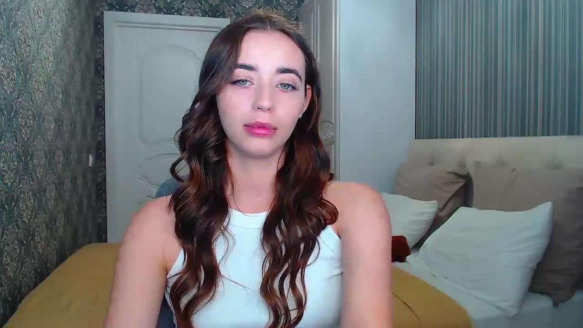 Gallery image thumbnail from EmeraldLilyyy's myfreecams stream on, 08/07/2024, 09:33 image 10 of 20