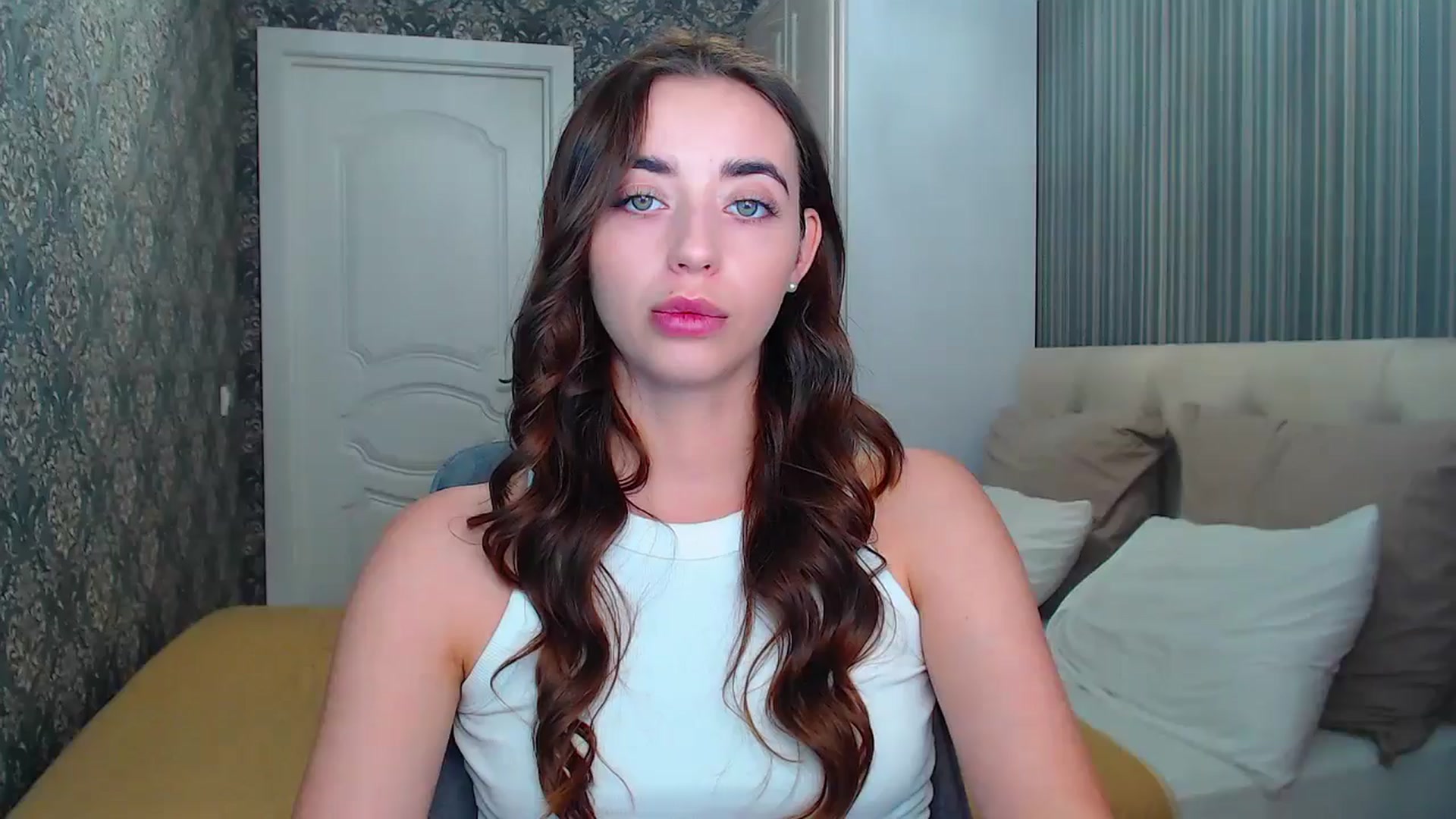 Gallery image thumbnail from EmeraldLilyyy's myfreecams stream on, 08/07/2024, 09:33 image 1 of 20