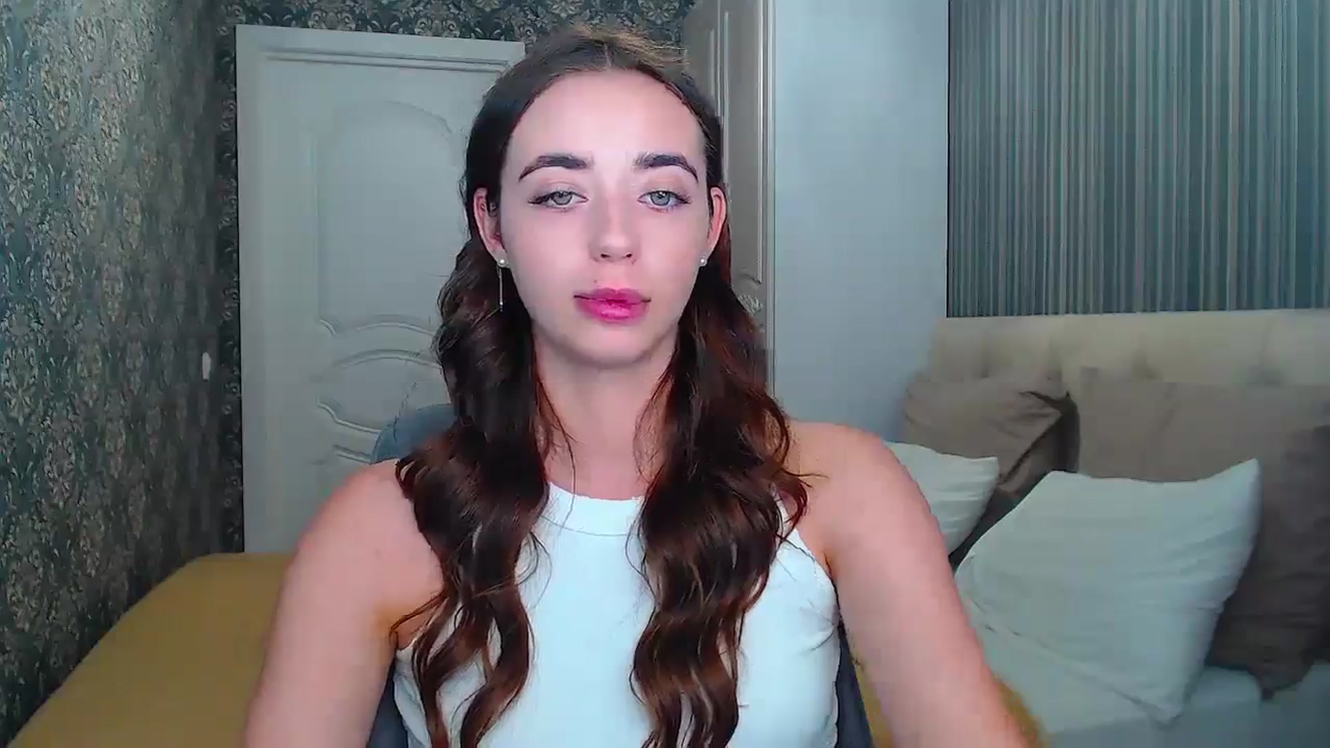 Gallery image thumbnail from EmeraldLilyyy's myfreecams stream on, 08/07/2024, 09:33 image 17 of 20