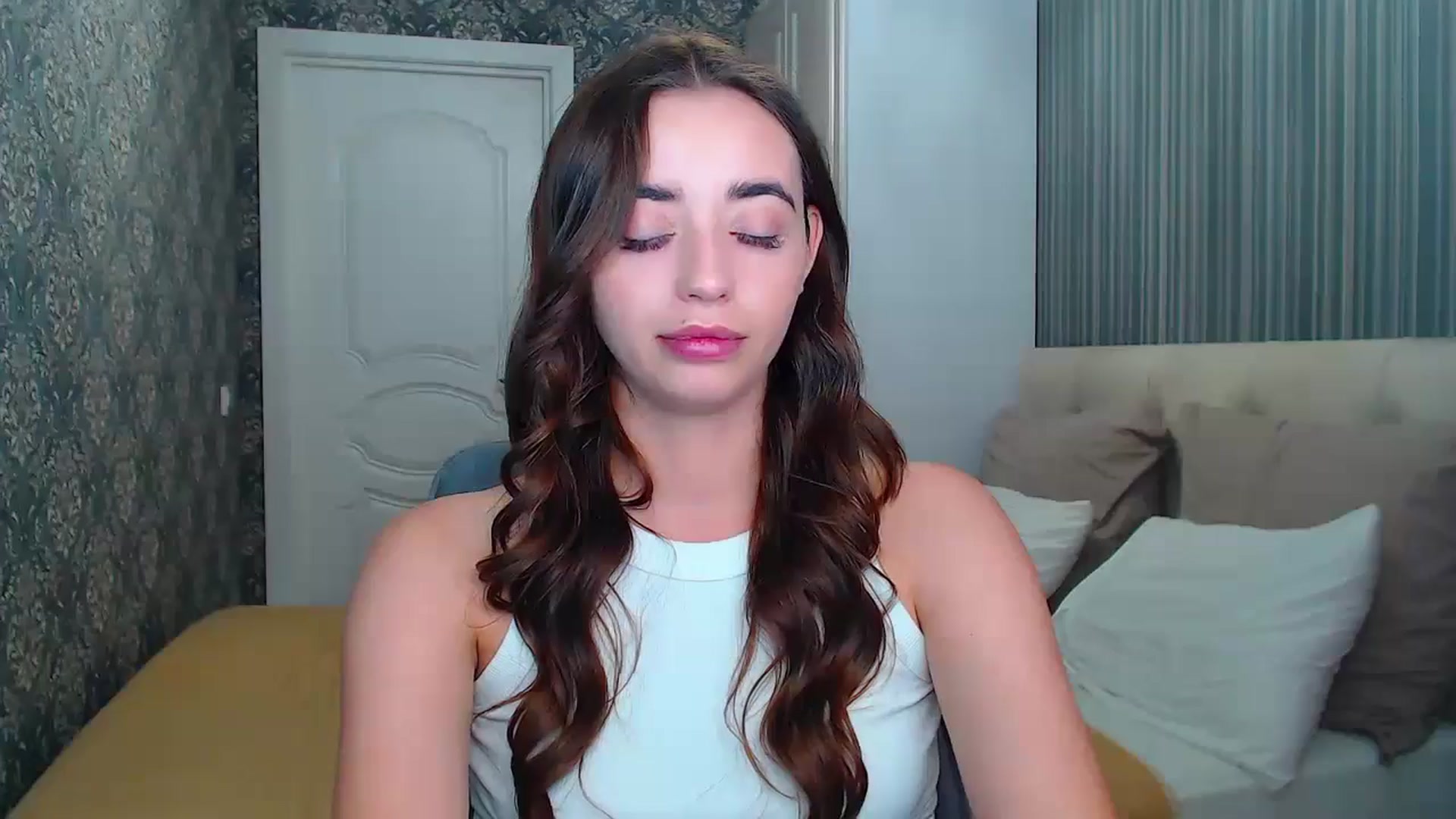 Gallery image thumbnail from EmeraldLilyyy's myfreecams stream on, 08/07/2024, 09:33 image 3 of 20