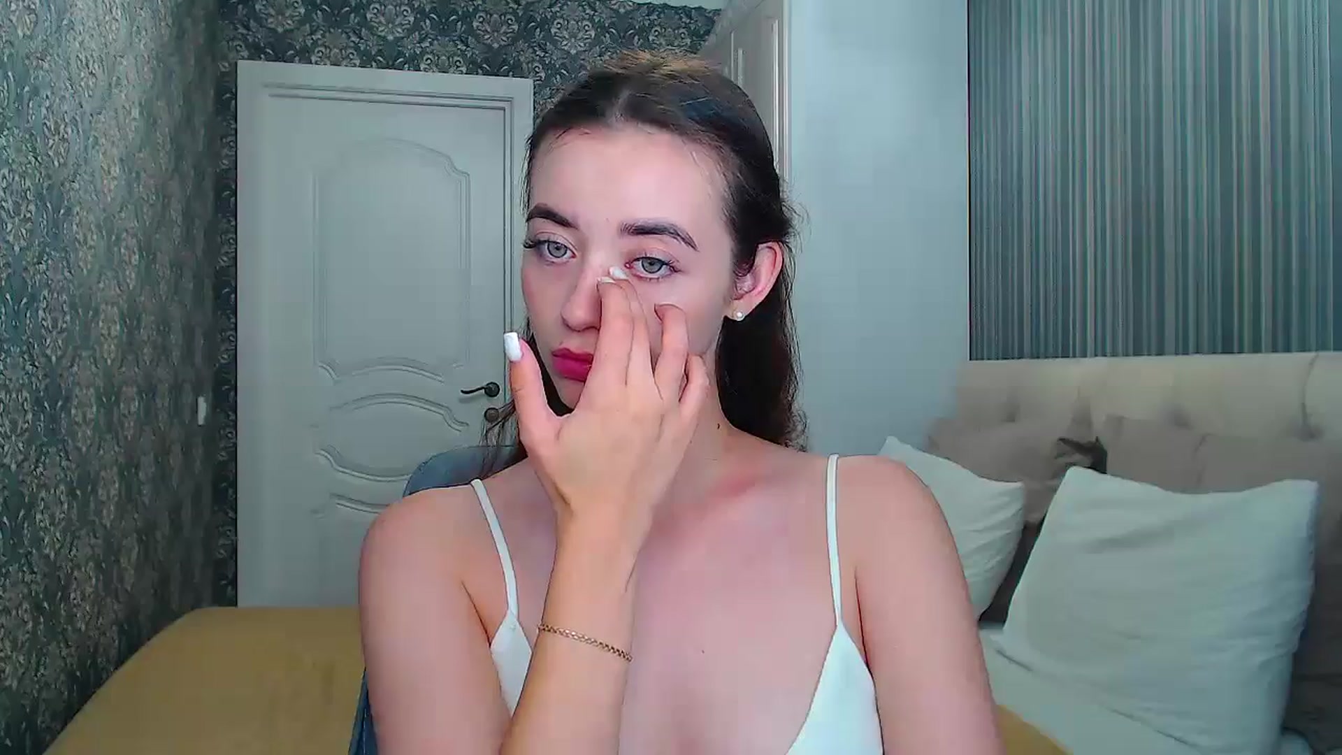 Gallery image thumbnail from EmeraldLilyyy's myfreecams stream on, 08/08/2024, 15:53 image 10 of 20