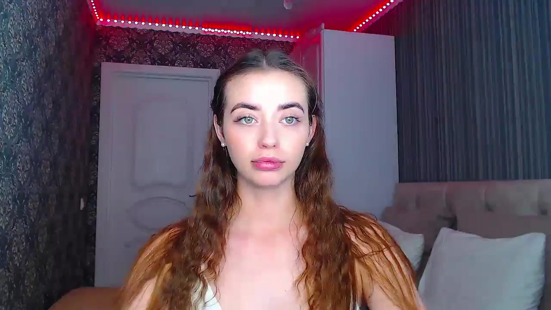 Gallery image thumbnail from EmeraldLilyyy's myfreecams stream on, 08/08/2024, 15:53 image 17 of 20