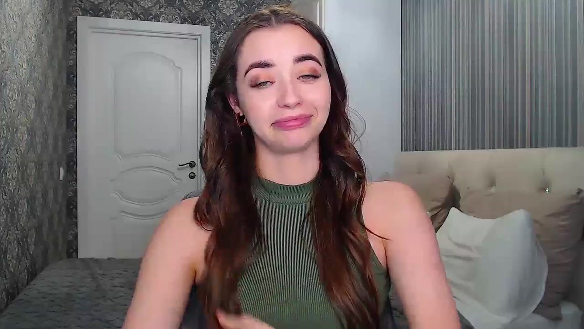 Gallery image thumbnail from EmeraldLilyyy's myfreecams stream on, 08/27/2024, 11:23 image 15 of 20