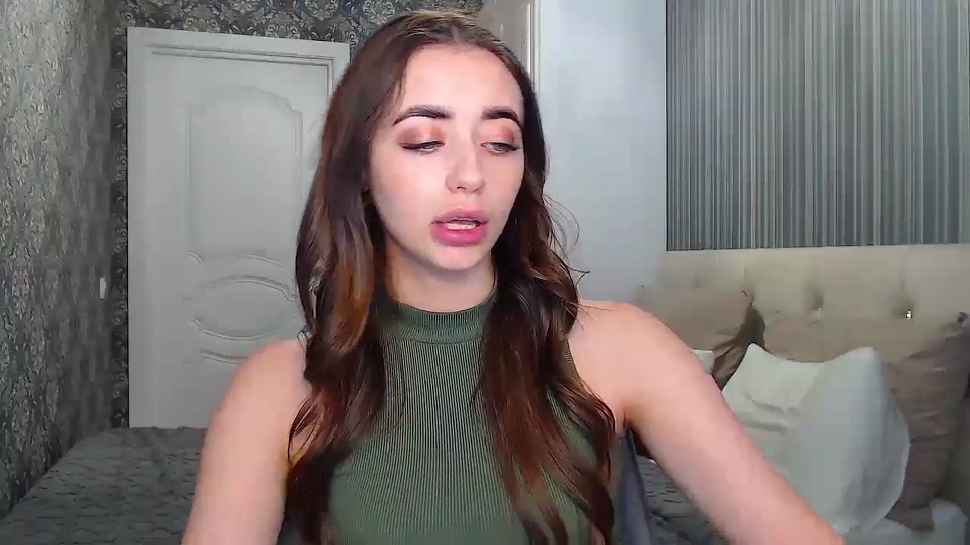 Gallery image thumbnail from EmeraldLilyyy's myfreecams stream on, 08/27/2024, 11:23 image 16 of 20