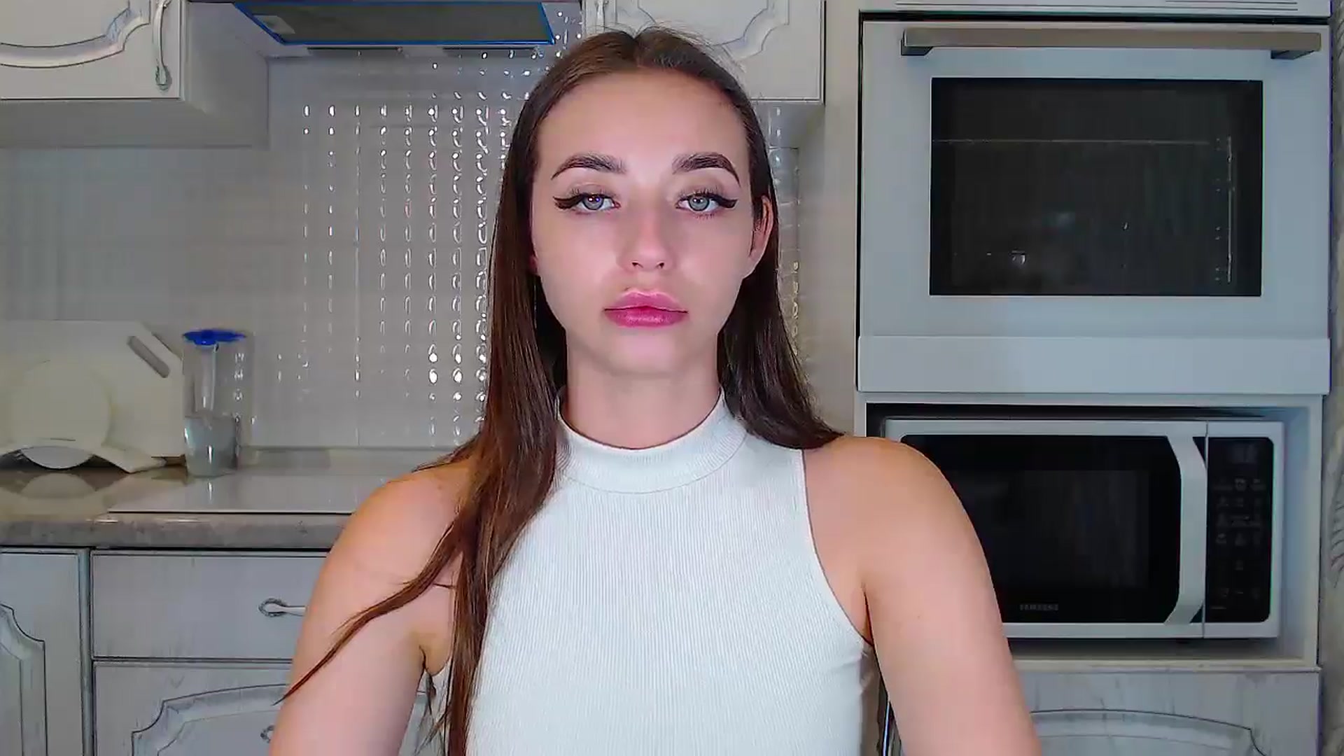 Gallery image thumbnail from EmeraldLilyyy's myfreecams stream on, 10/07/2024, 12:11 image 2 of 20