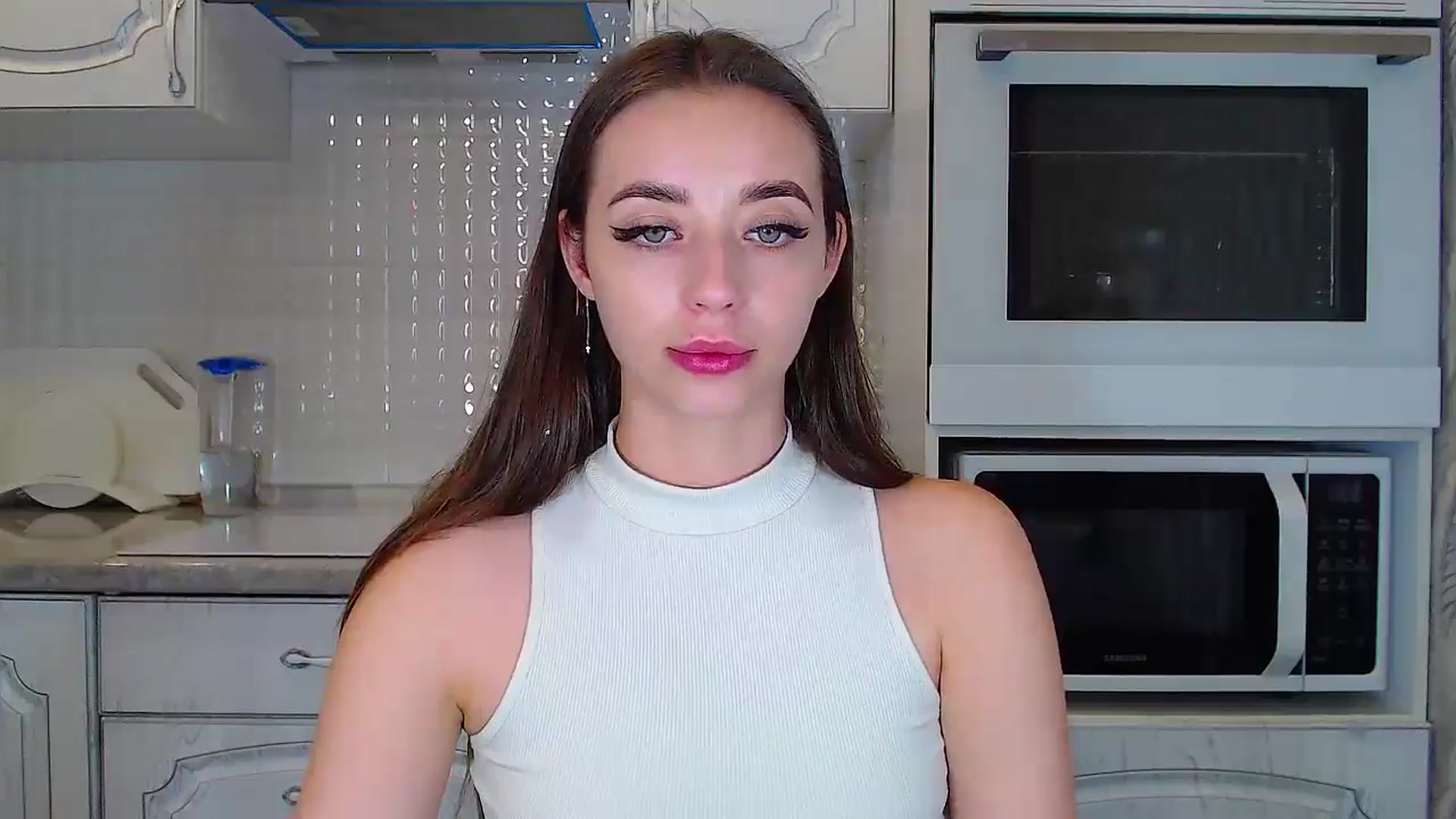 Gallery image thumbnail from EmeraldLilyyy's myfreecams stream on, 10/07/2024, 12:11 image 3 of 20