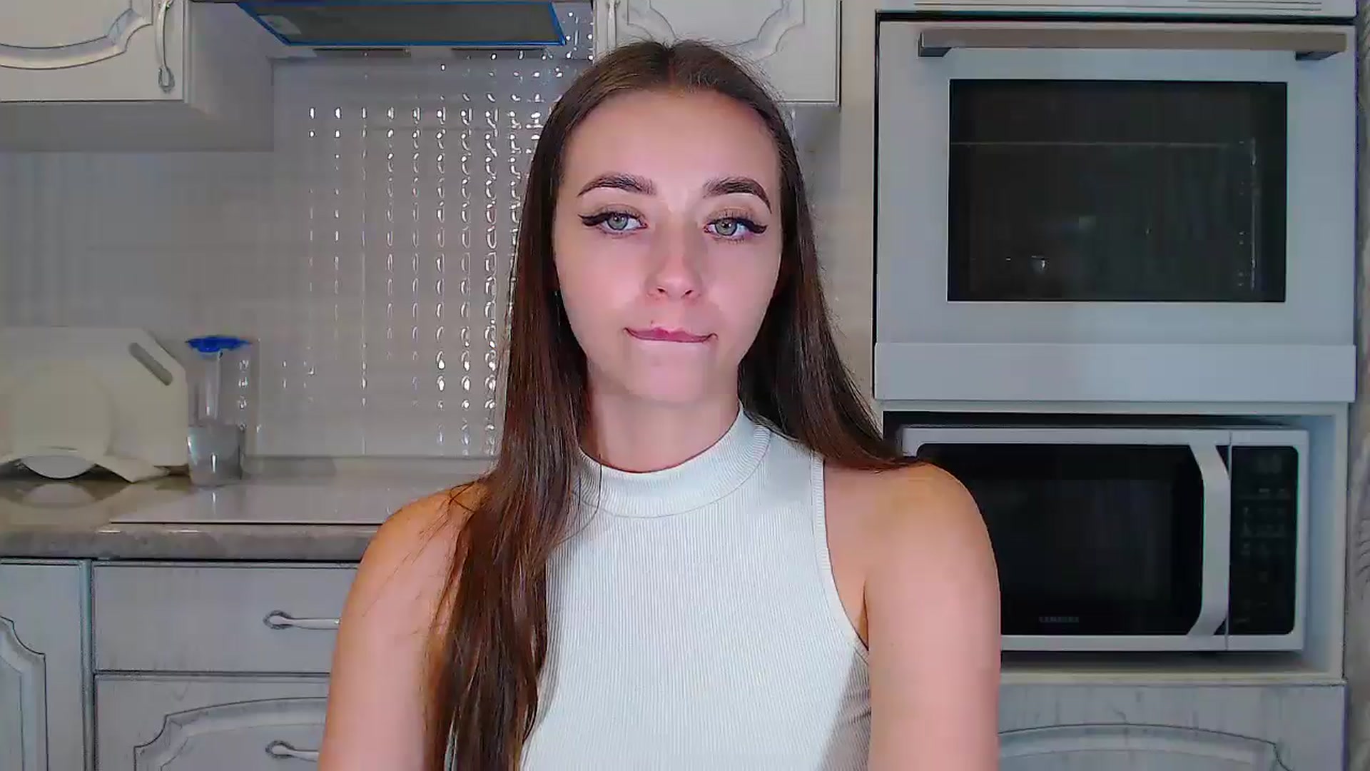 Gallery image thumbnail from EmeraldLilyyy's myfreecams stream on, 10/07/2024, 12:31 image 2 of 20