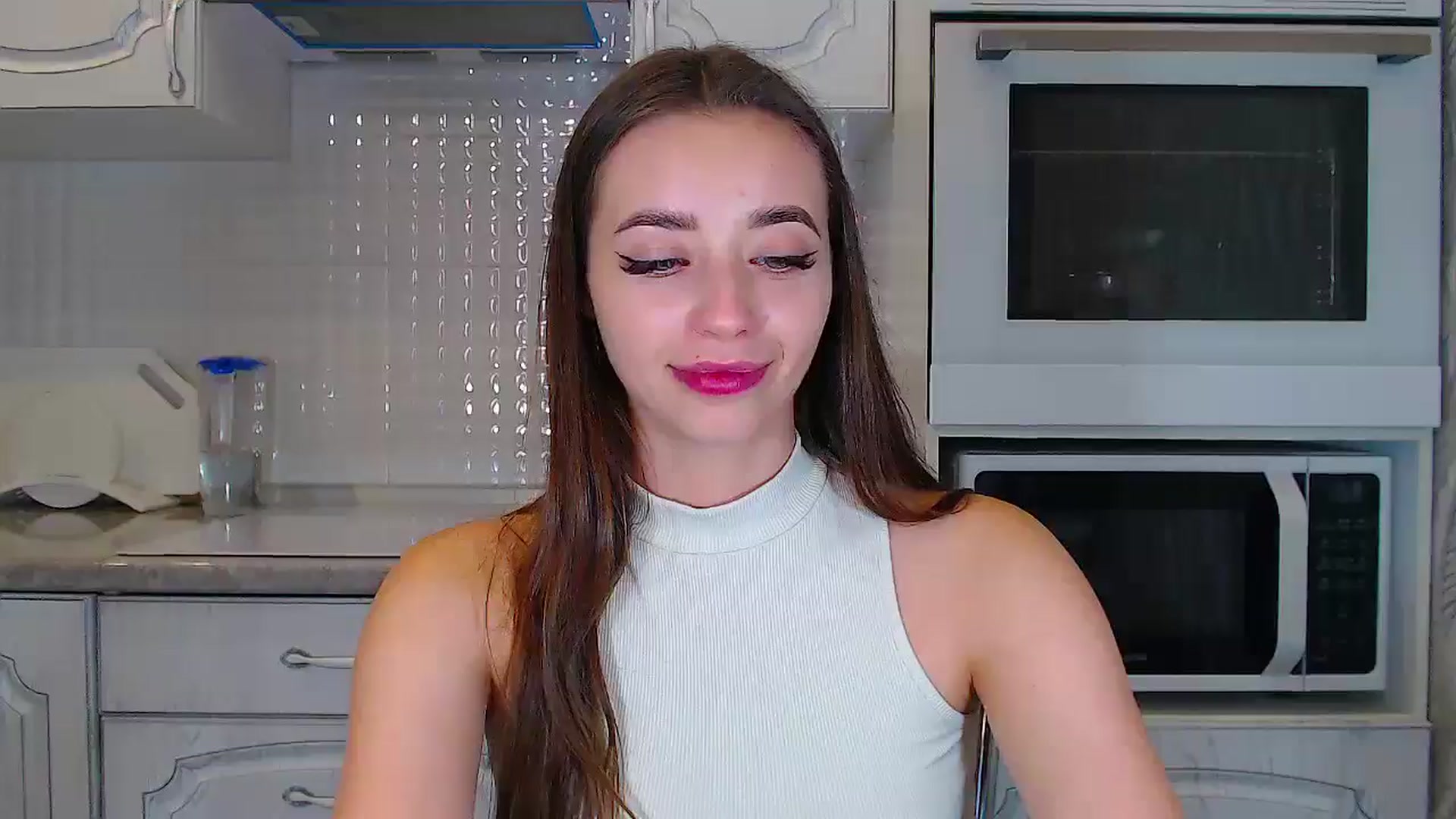 Gallery image thumbnail from EmeraldLilyyy's myfreecams stream on, 10/07/2024, 12:31 image 10 of 20