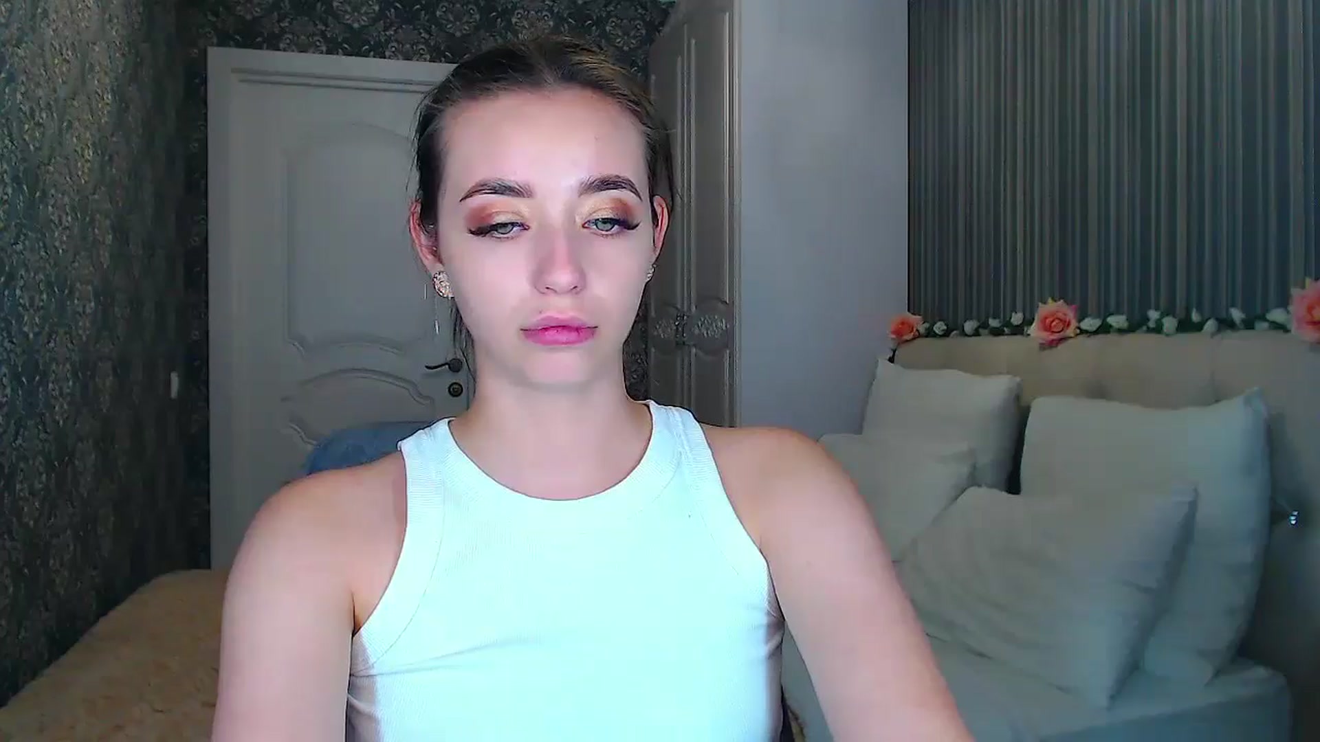 Gallery image thumbnail from EmeraldLilyyy's myfreecams stream on, 10/09/2024, 11:47 image 5 of 20