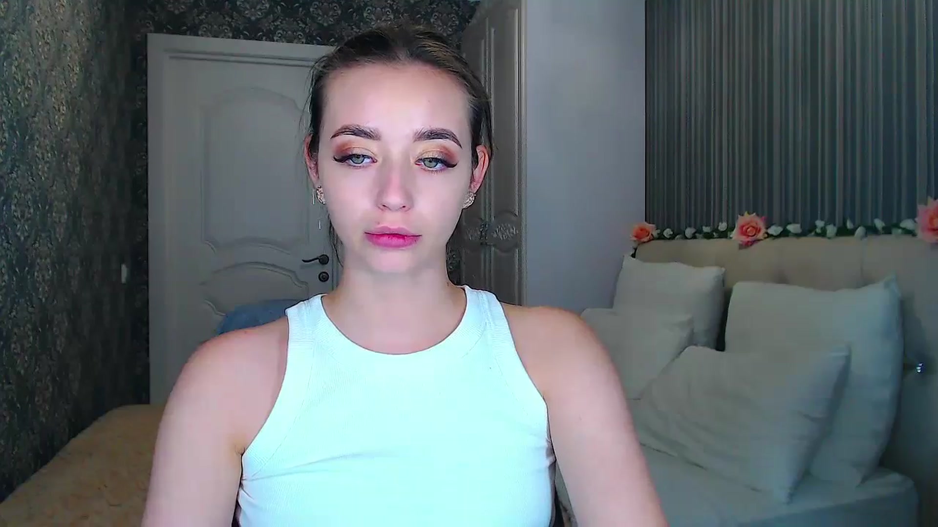 Gallery image thumbnail from EmeraldLilyyy's myfreecams stream on, 10/09/2024, 11:47 image 6 of 20