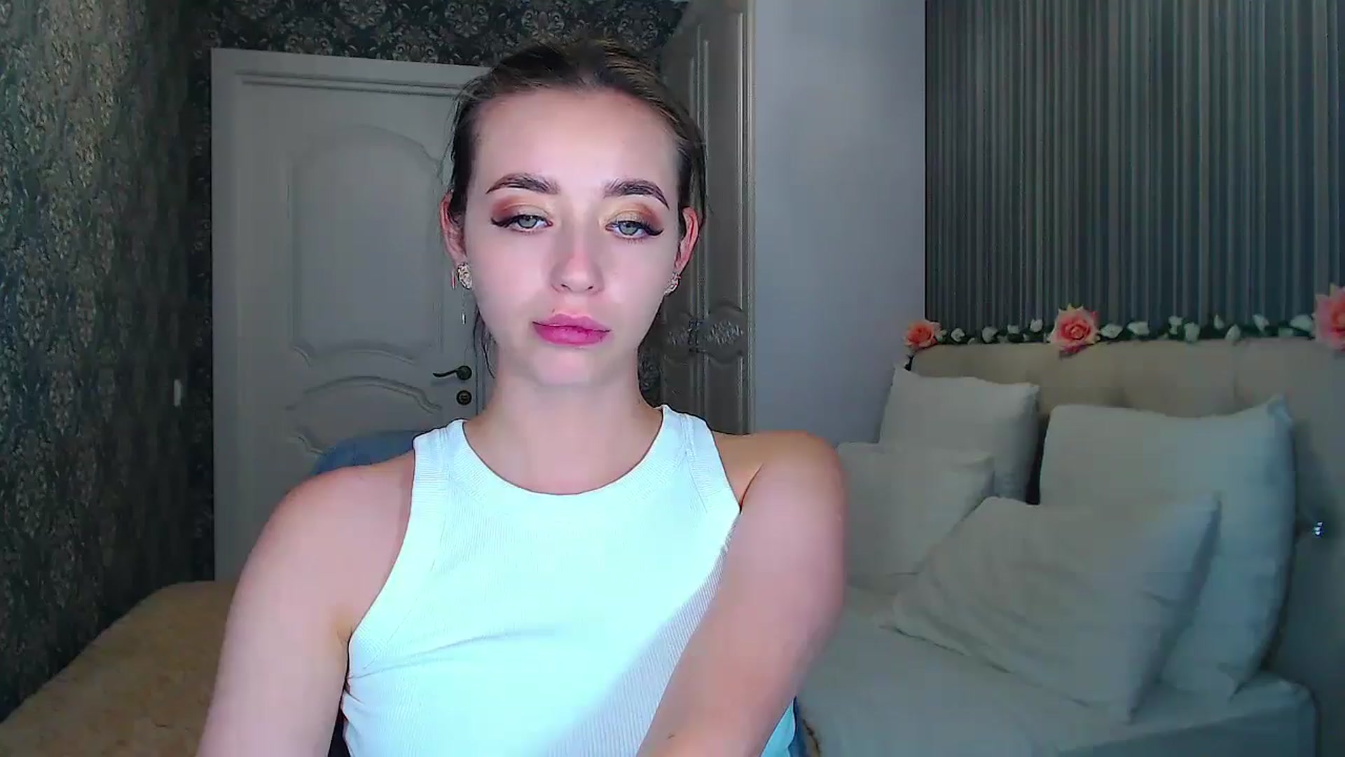 Gallery image thumbnail from EmeraldLilyyy's myfreecams stream on, 10/09/2024, 11:47 image 4 of 20