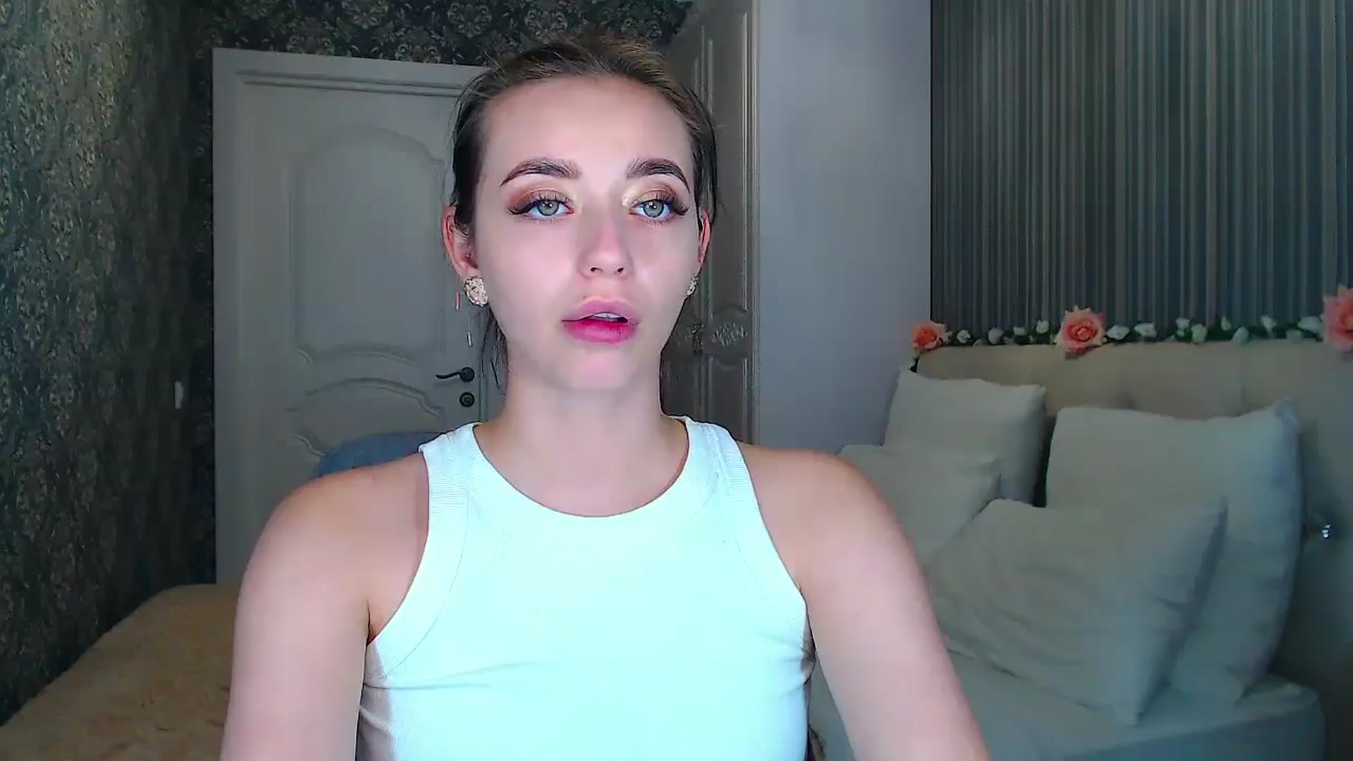 Gallery image thumbnail from EmeraldLilyyy's myfreecams stream on, 10/09/2024, 11:47 image 1 of 20