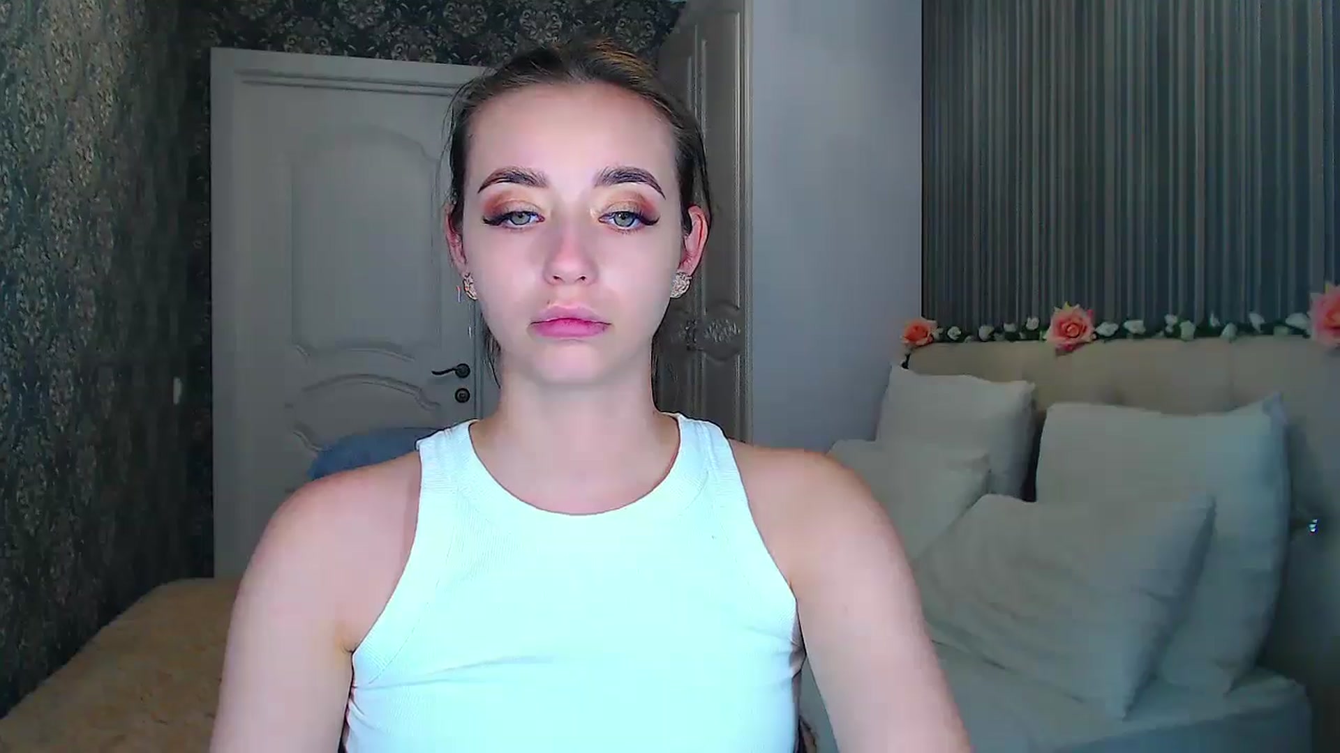 Gallery image thumbnail from EmeraldLilyyy's myfreecams stream on, 10/09/2024, 11:47 image 9 of 20