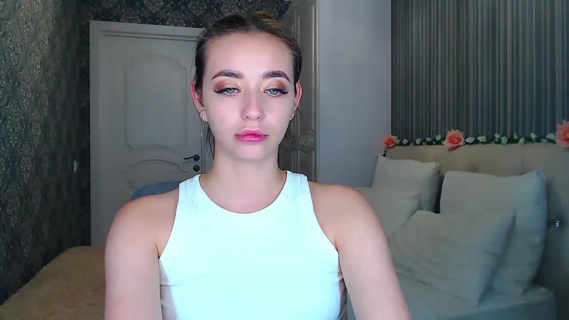 Gallery image thumbnail from EmeraldLilyyy's myfreecams stream on, 10/09/2024, 12:31 image 3 of 20