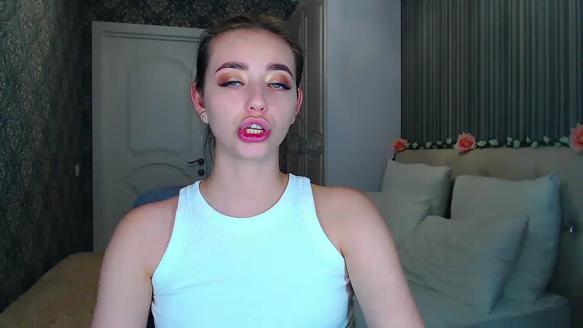 Gallery image thumbnail from EmeraldLilyyy's myfreecams stream on, 10/09/2024, 12:31 image 2 of 20