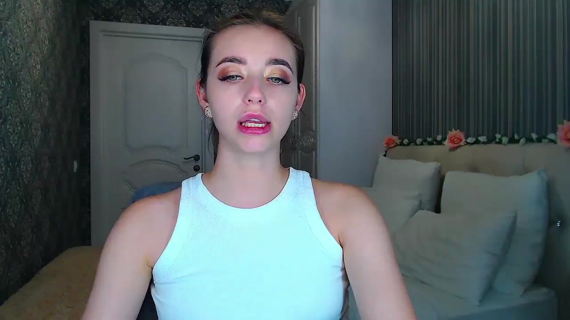 Gallery image thumbnail from EmeraldLilyyy's myfreecams stream on, 10/09/2024, 12:31 image 1 of 20