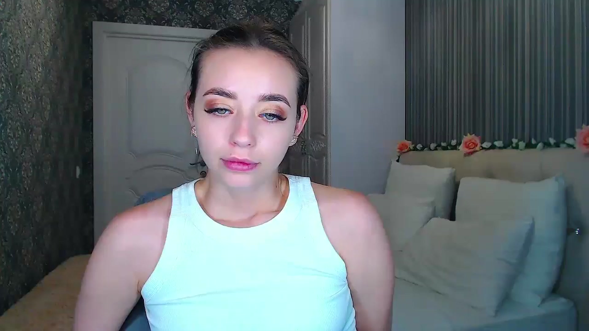 Gallery image thumbnail from EmeraldLilyyy's myfreecams stream on, 10/09/2024, 12:31 image 11 of 20