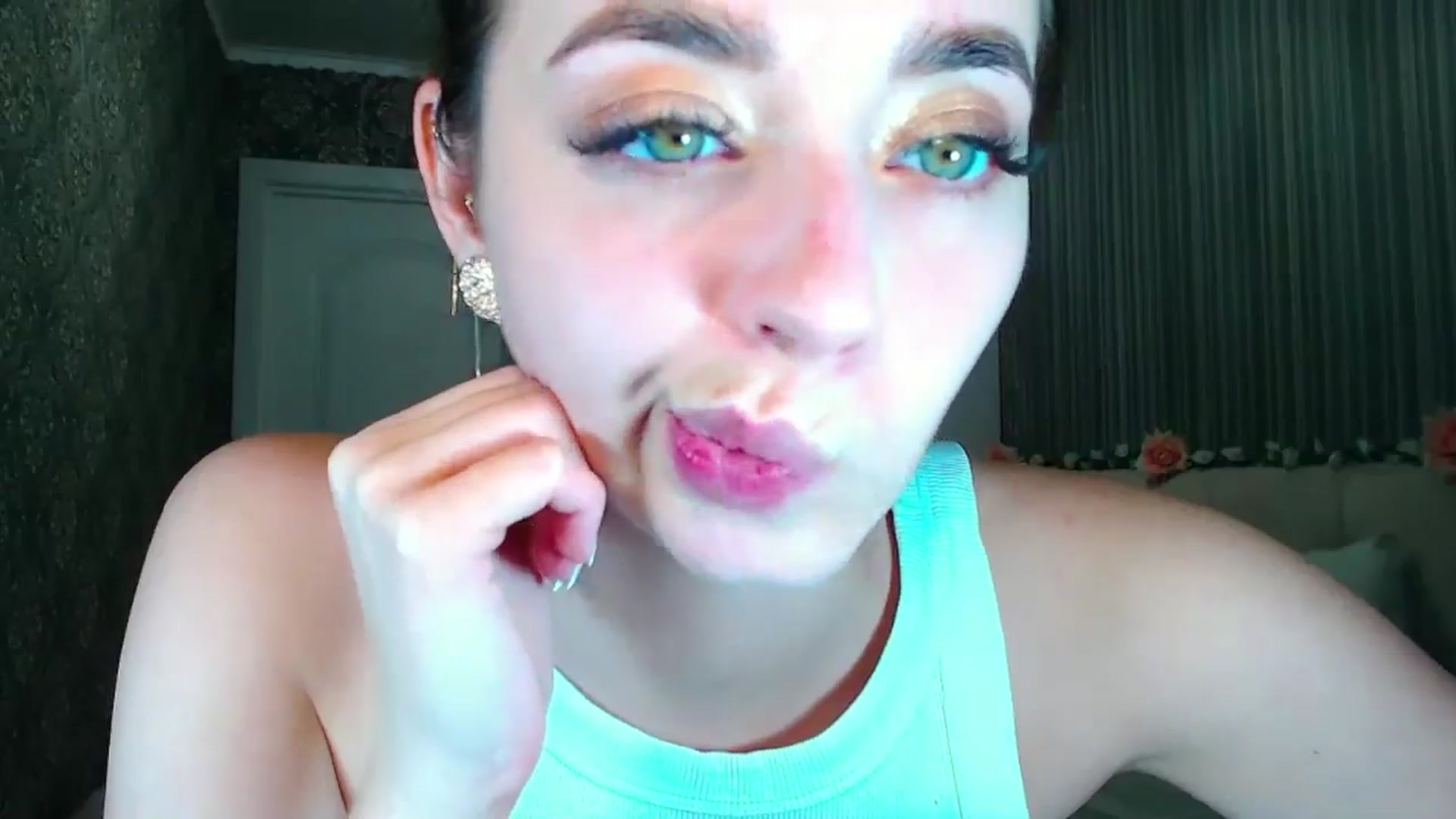 Gallery image thumbnail from EmeraldLilyyy's myfreecams stream on, 10/09/2024, 14:18 image 17 of 20