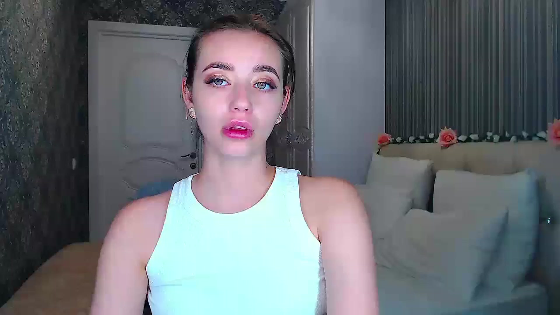 Gallery image thumbnail from EmeraldLilyyy's myfreecams stream on, 10/09/2024, 14:18 image 6 of 20