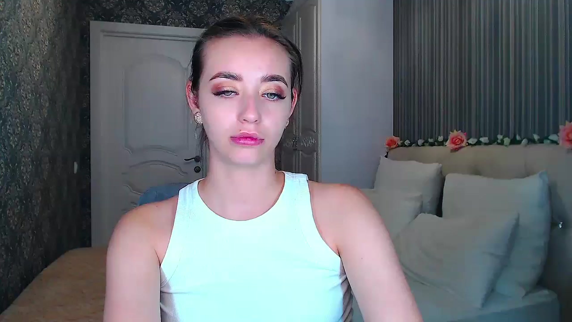 Gallery image thumbnail from EmeraldLilyyy's myfreecams stream on, 10/09/2024, 14:18 image 5 of 20