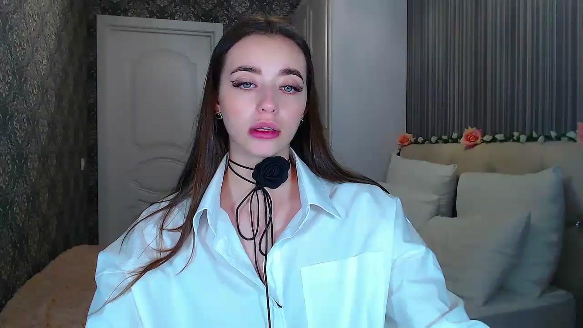 Gallery image thumbnail from EmeraldLilyyy's myfreecams stream on, 10/11/2024, 10:56 image 7 of 20
