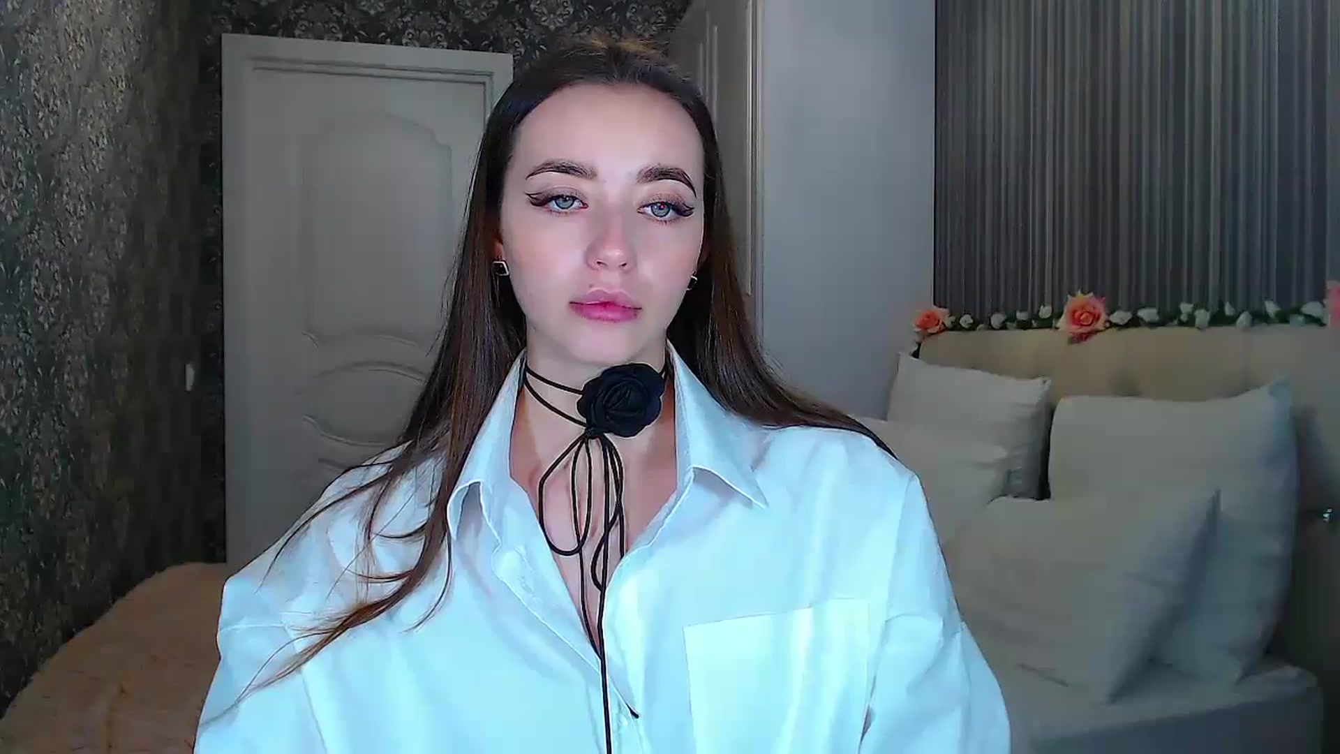 Gallery image thumbnail from EmeraldLilyyy's myfreecams stream on, 10/11/2024, 10:56 image 8 of 20