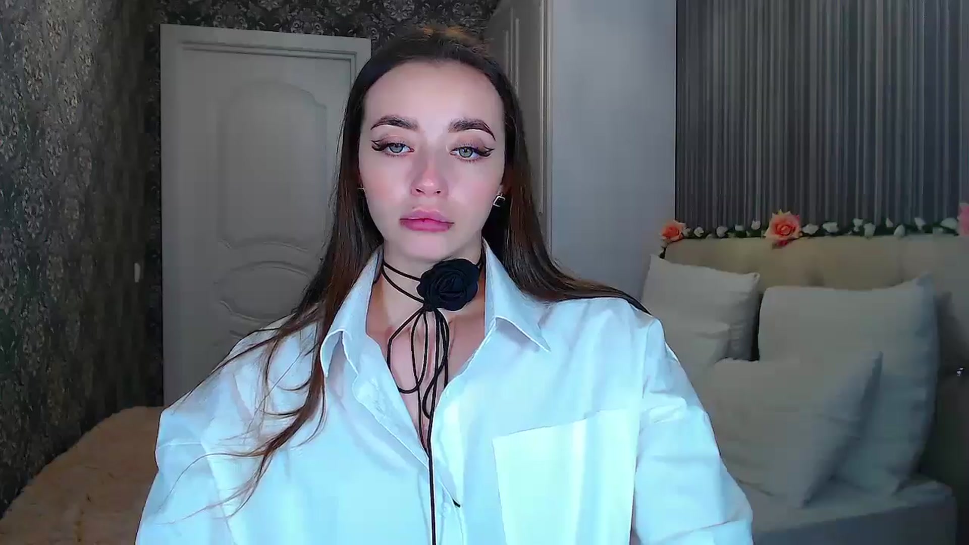 Gallery image thumbnail from EmeraldLilyyy's myfreecams stream on, 10/11/2024, 10:56 image 11 of 20