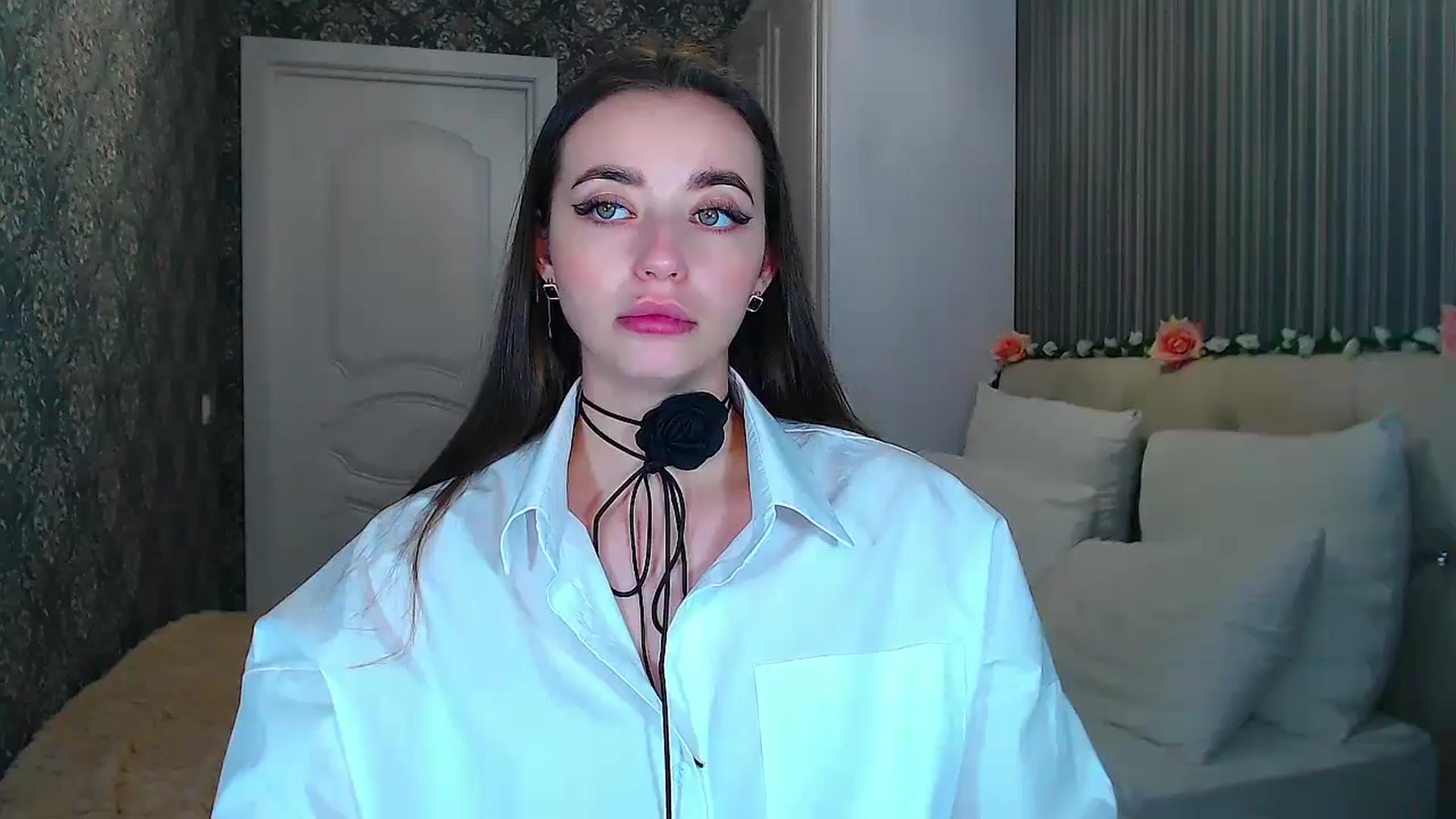 Gallery image thumbnail from EmeraldLilyyy's myfreecams stream on, 10/11/2024, 10:56 image 14 of 20