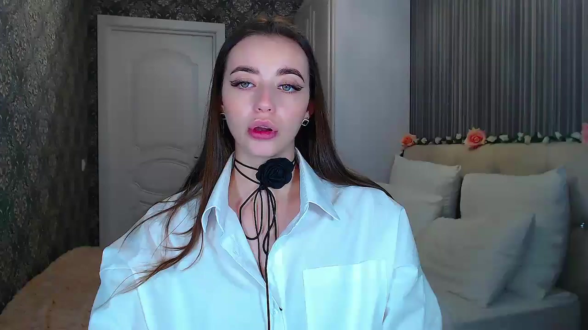 Gallery image thumbnail from EmeraldLilyyy's myfreecams stream on, 10/11/2024, 10:56 image 10 of 20