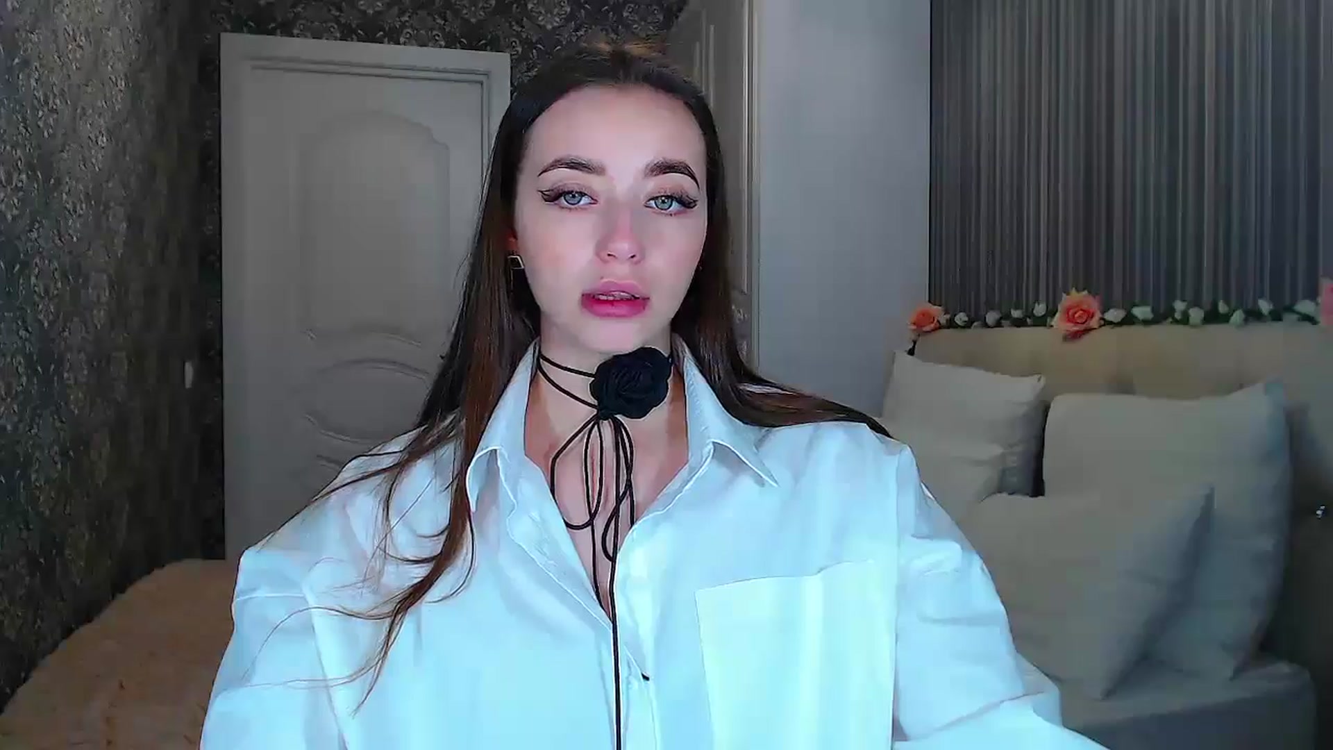 Gallery image thumbnail from EmeraldLilyyy's myfreecams stream on, 10/11/2024, 10:56 image 12 of 20