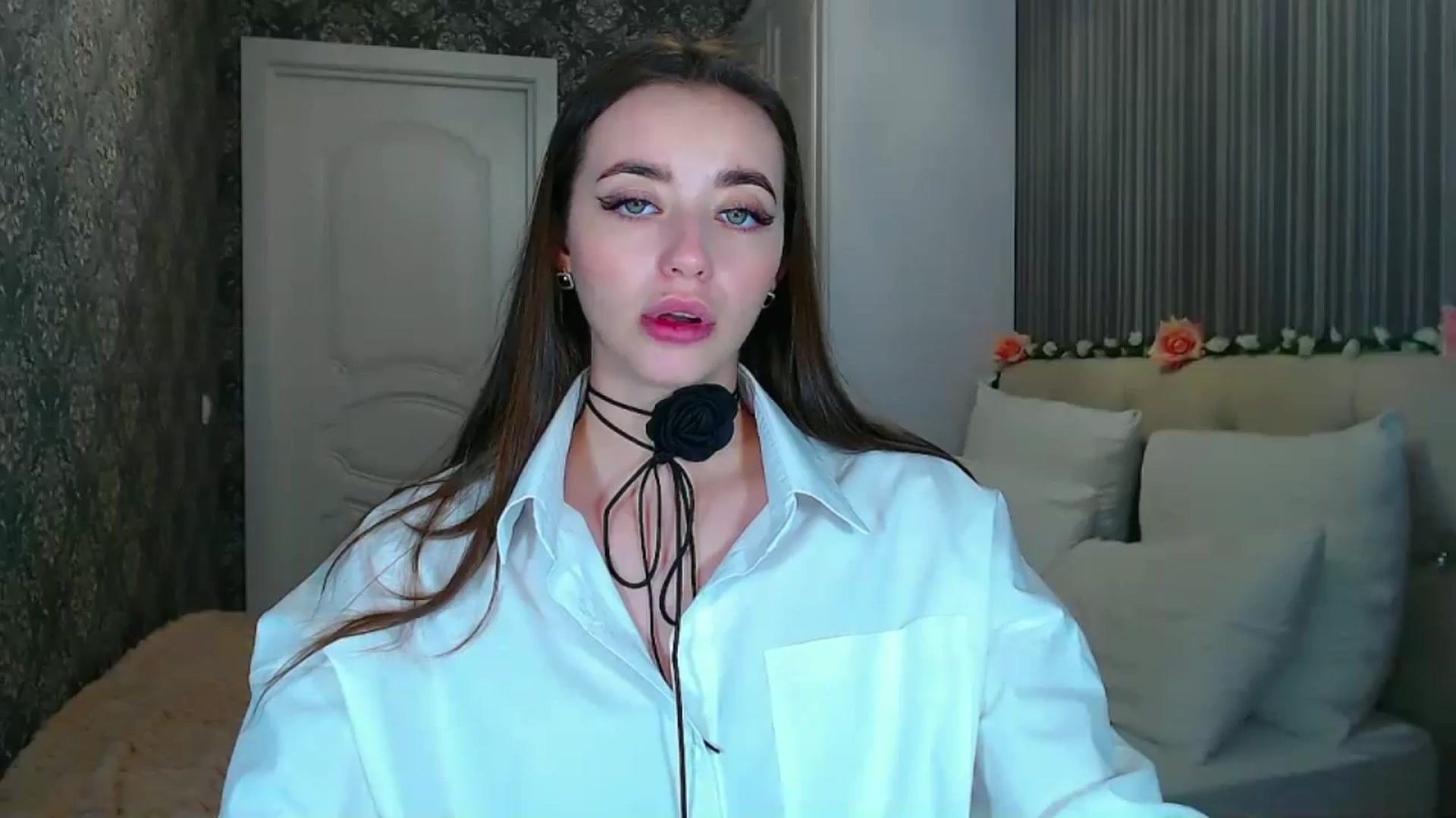 Gallery image thumbnail from EmeraldLilyyy's myfreecams stream on, 10/11/2024, 10:56 image 5 of 20