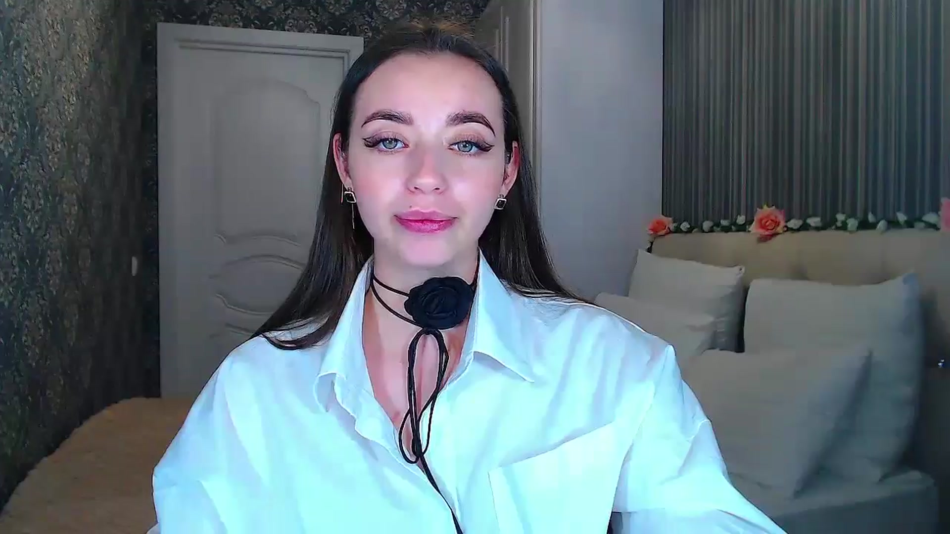 Gallery image thumbnail from EmeraldLilyyy's myfreecams stream on, 10/11/2024, 13:08 image 13 of 20