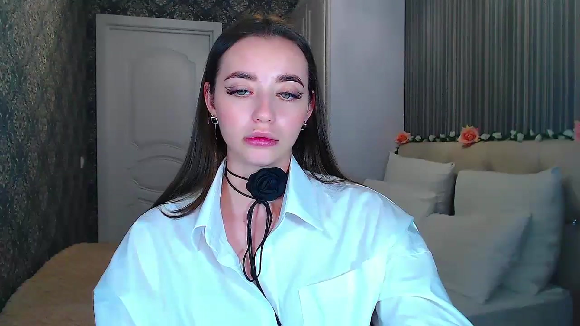 Gallery image thumbnail from EmeraldLilyyy's myfreecams stream on, 10/11/2024, 13:08 image 14 of 20