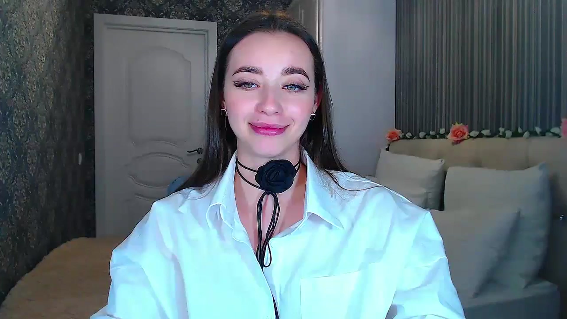 Gallery image thumbnail from EmeraldLilyyy's myfreecams stream on, 10/11/2024, 13:08 image 17 of 20