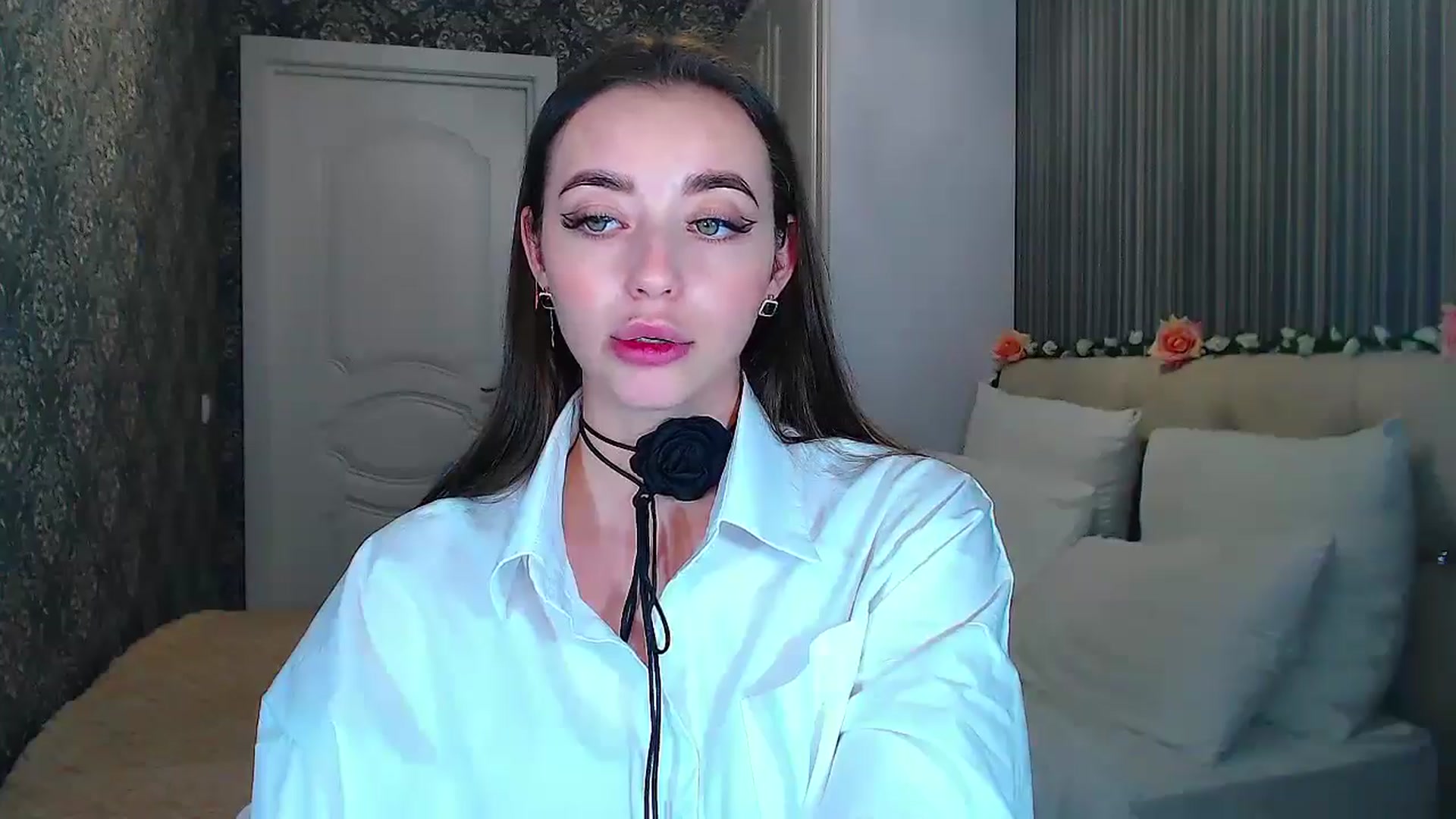 Gallery image thumbnail from EmeraldLilyyy's myfreecams stream on, 10/11/2024, 13:08 image 10 of 20