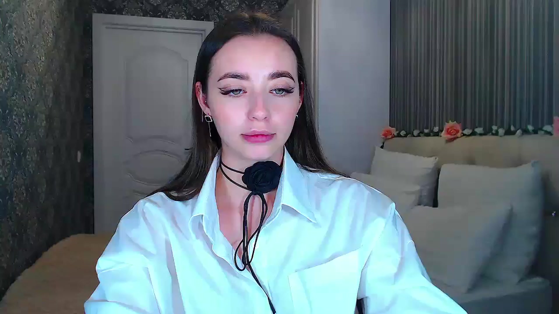Gallery image thumbnail from EmeraldLilyyy's myfreecams stream on, 10/11/2024, 13:08 image 12 of 20