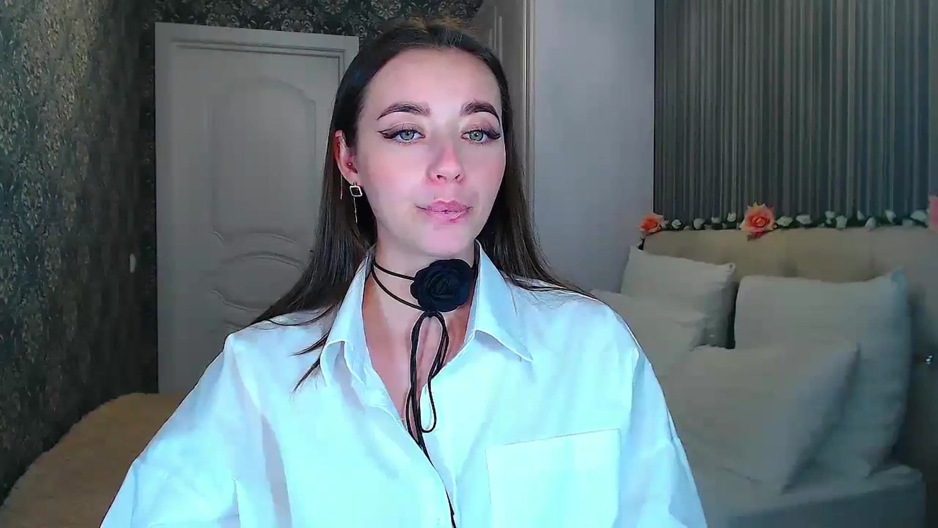 Gallery image thumbnail from EmeraldLilyyy's myfreecams stream on, 10/11/2024, 13:08 image 15 of 20