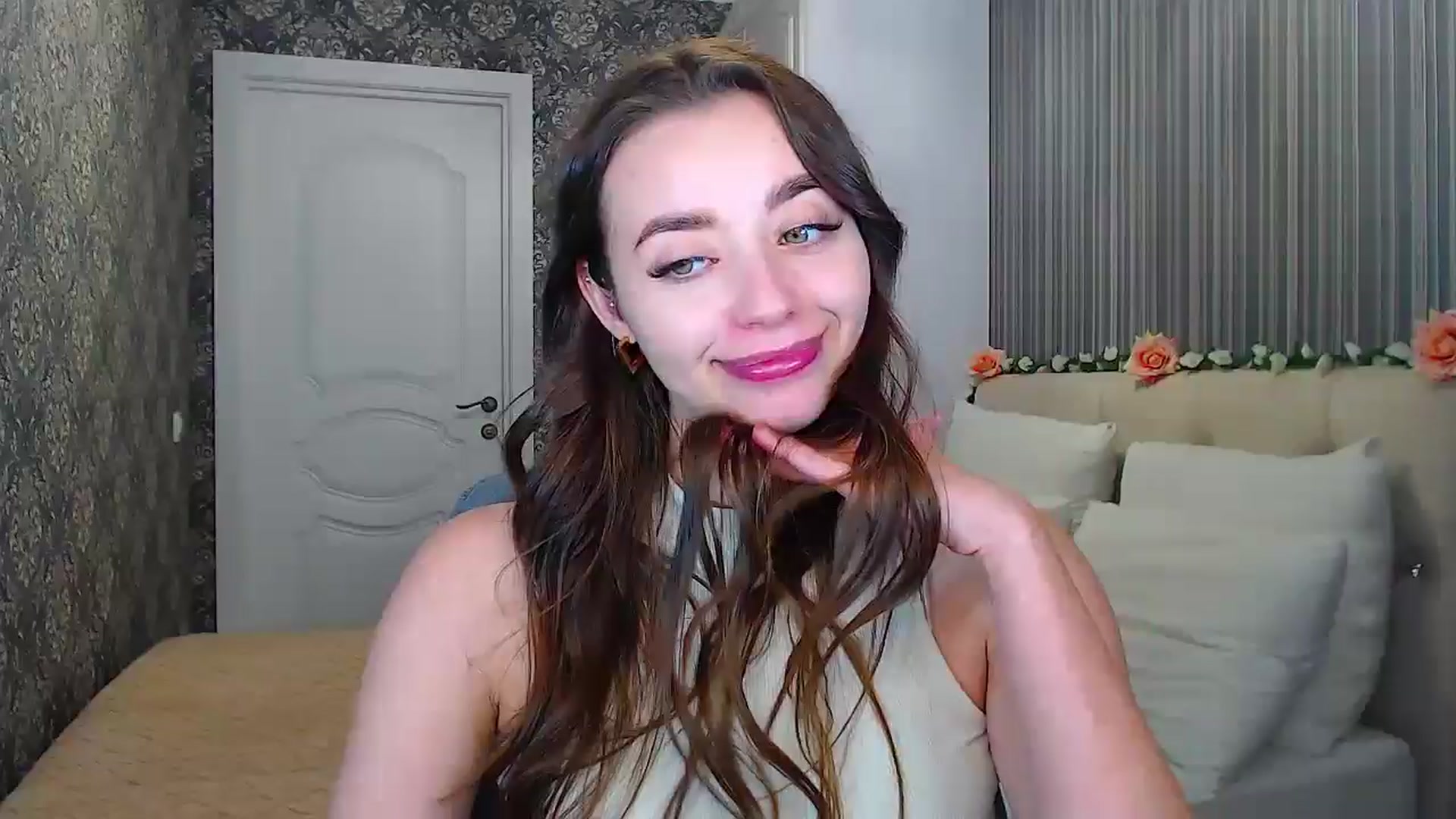 Gallery image thumbnail from EmeraldLilyyy's myfreecams stream on, 10/14/2024, 12:15 image 5 of 20