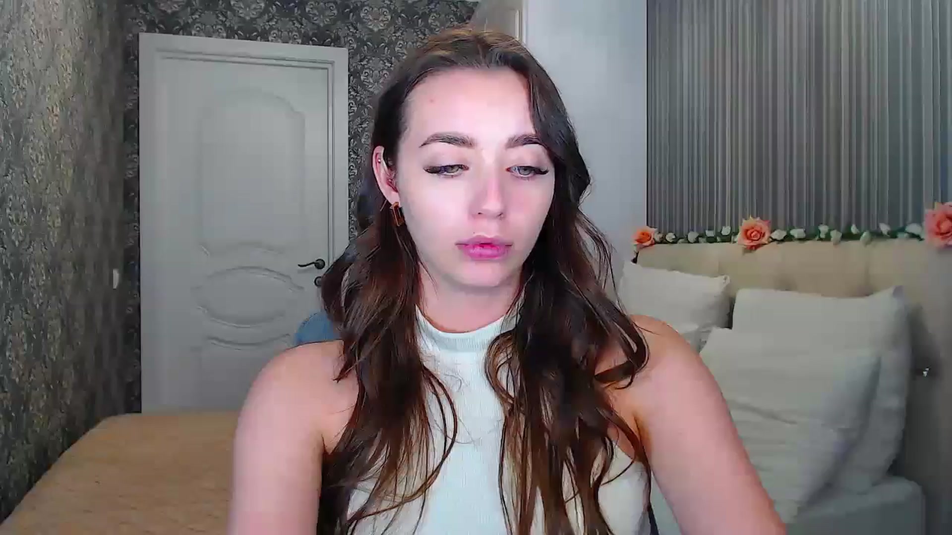 Gallery image thumbnail from EmeraldLilyyy's myfreecams stream on, 10/14/2024, 12:15 image 20 of 20