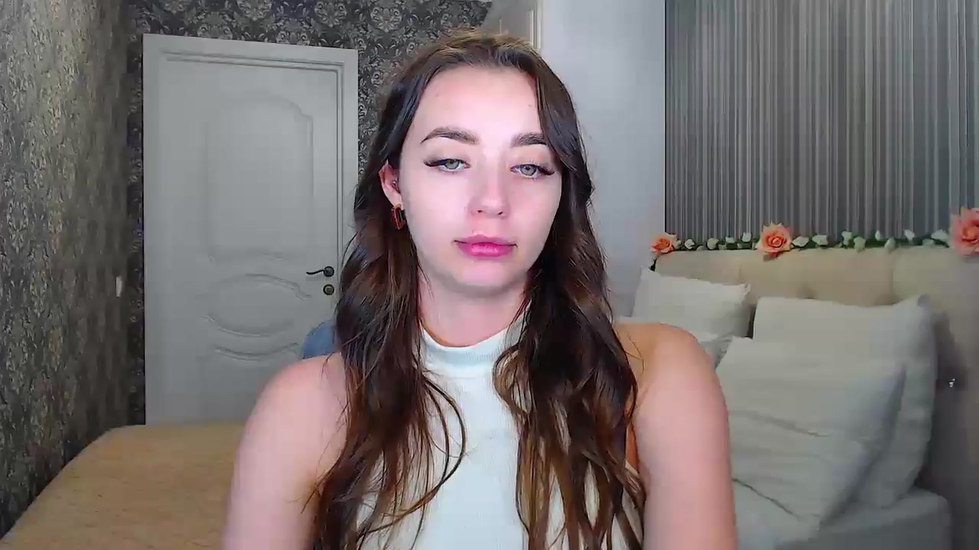 Gallery image thumbnail from EmeraldLilyyy's myfreecams stream on, 10/14/2024, 12:15 image 11 of 20