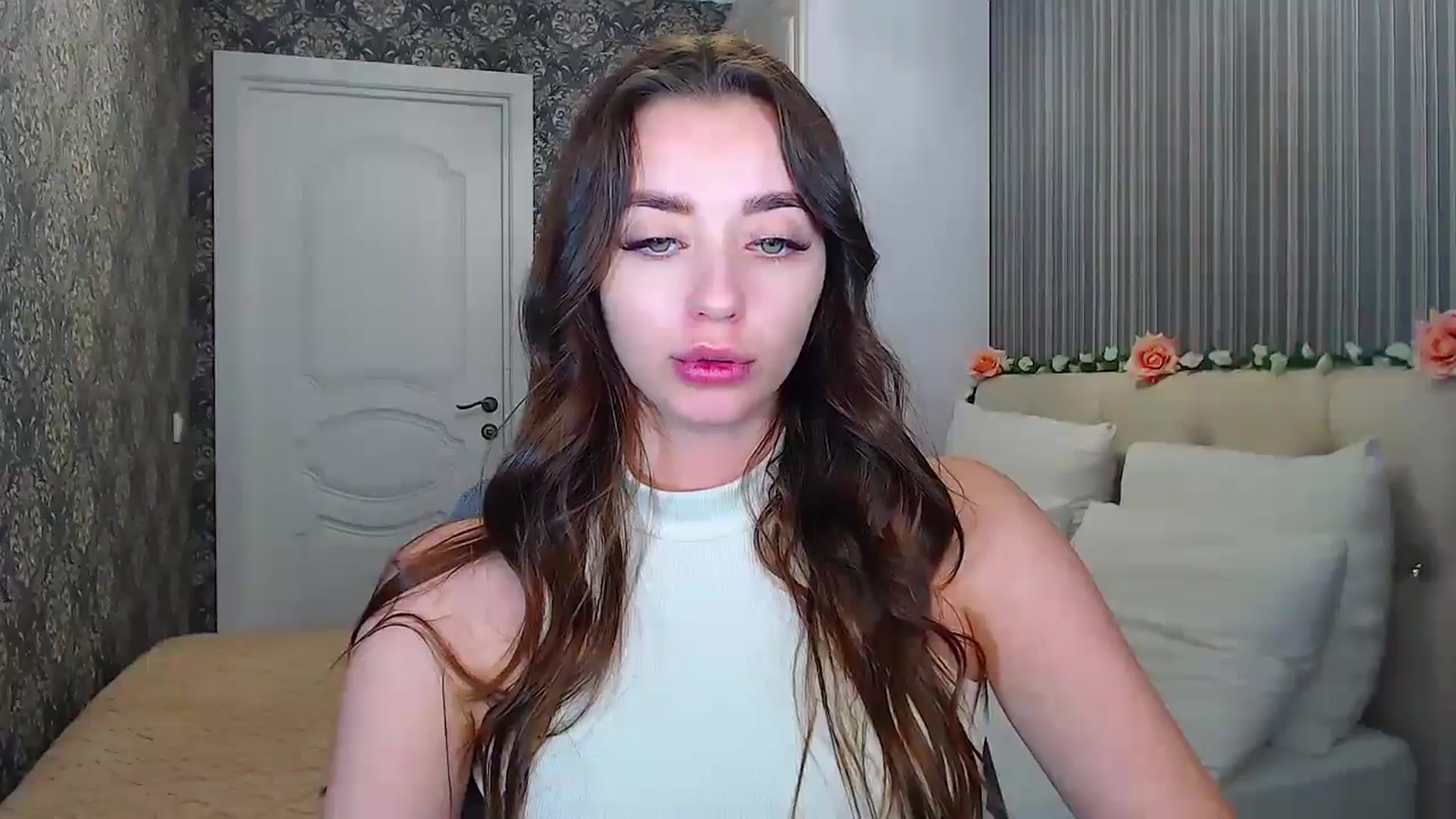Gallery image thumbnail from EmeraldLilyyy's myfreecams stream on, 10/14/2024, 12:15 image 3 of 20