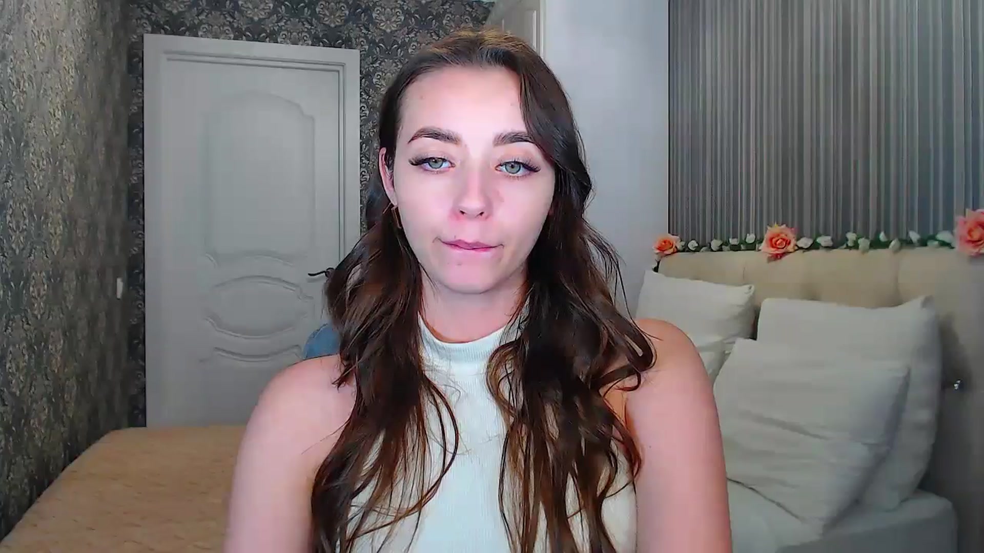 Gallery image thumbnail from EmeraldLilyyy's myfreecams stream on, 10/14/2024, 12:15 image 19 of 20