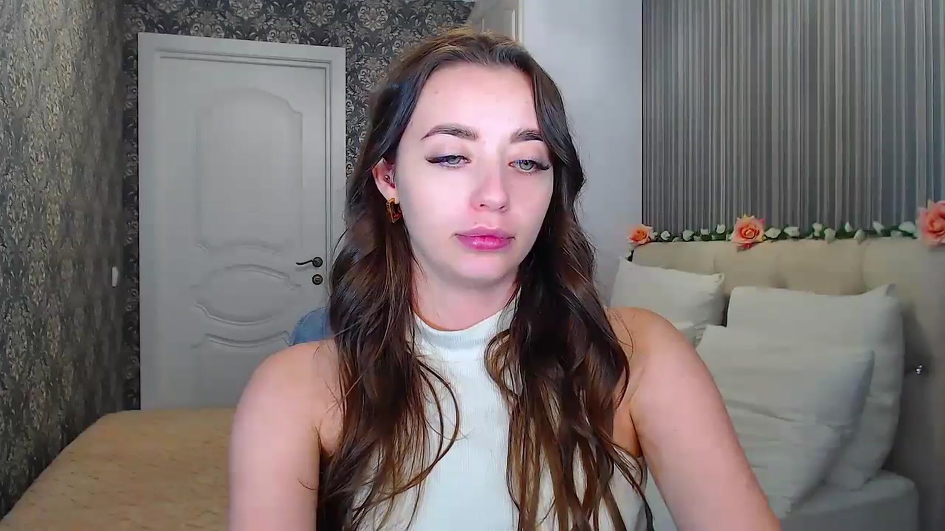 Gallery image thumbnail from EmeraldLilyyy's myfreecams stream on, 10/14/2024, 12:15 image 9 of 20