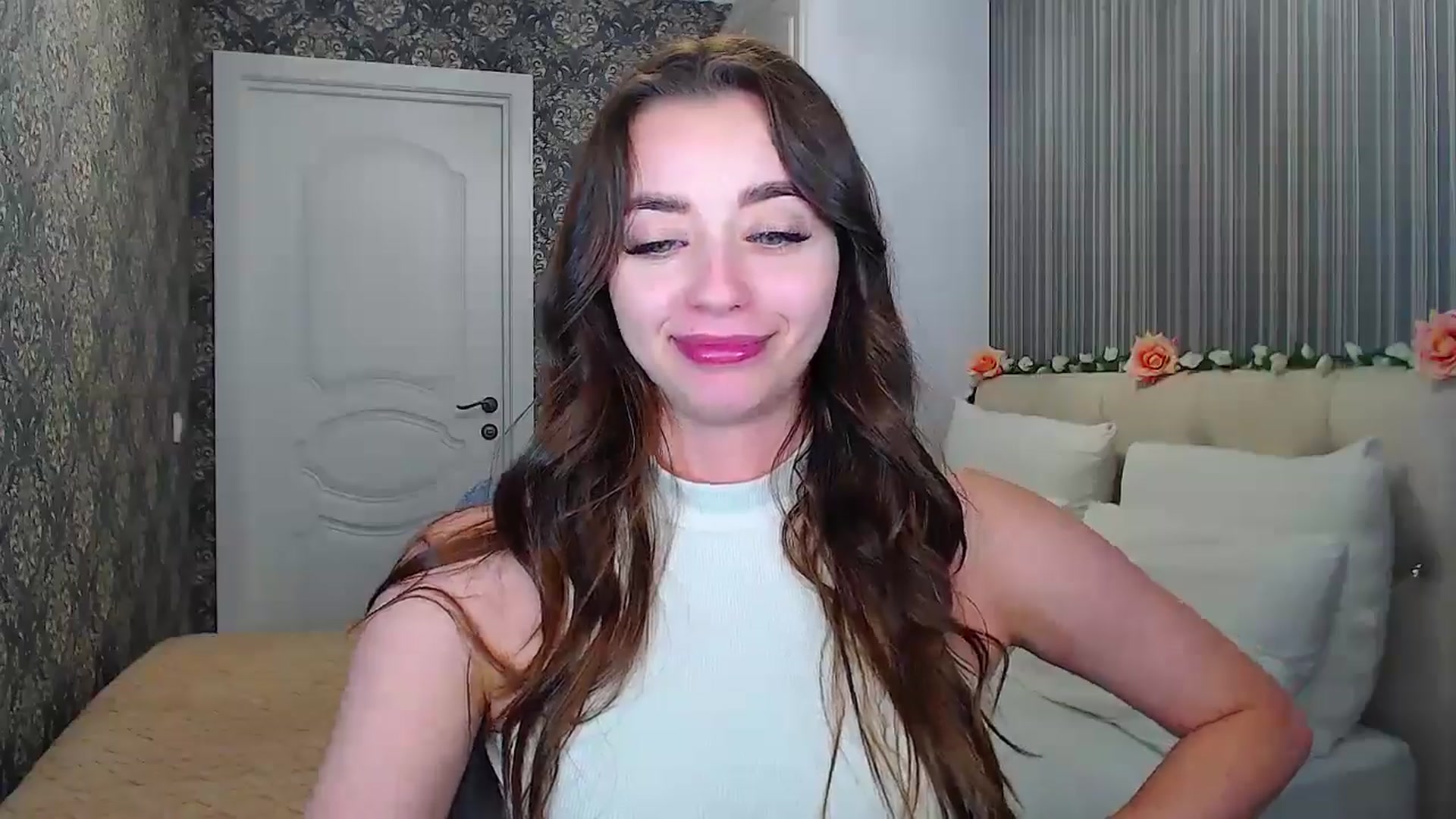 Gallery image thumbnail from EmeraldLilyyy's myfreecams stream on, 10/14/2024, 12:15 image 2 of 20